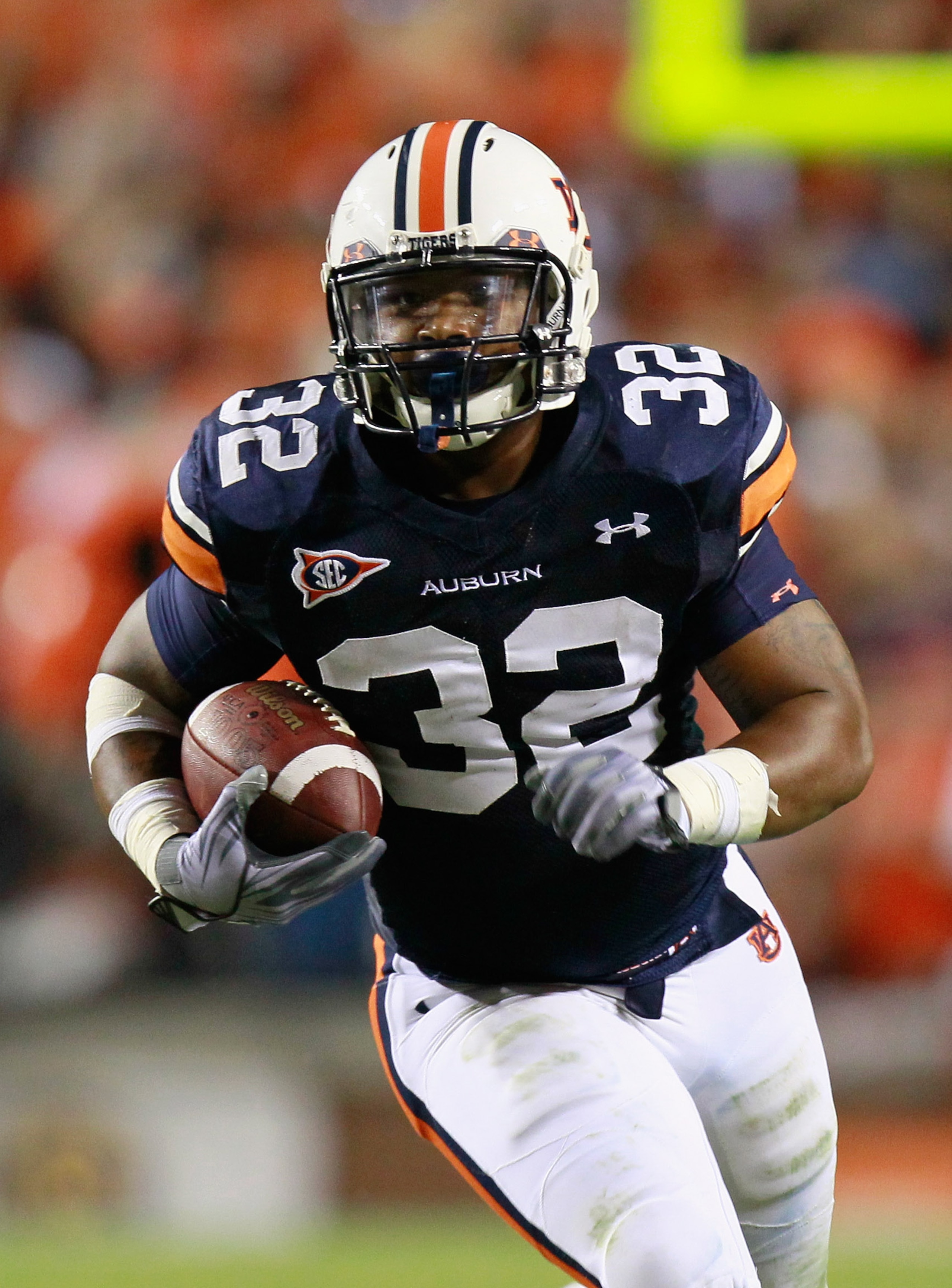AUBURN, AL - SEPTEMBER 25: Eric Smith #32 of the Auburn Tigers against the South Carolina Gamecocks at Jordan-Hare Stadium on September 25, 2010 in Auburn, Alabama. (Photo by Kevin C. Cox/Getty Images) AUBURN, AL - SEPTEMBER 25: Eric Smith #32 of the Auburn Tigers against the South Carolina Gamecocks at Jordan-Hare Stadium on September 25, 2010 in Auburn, Alabama. (Photo by Kevin C. Cox/Getty Images)