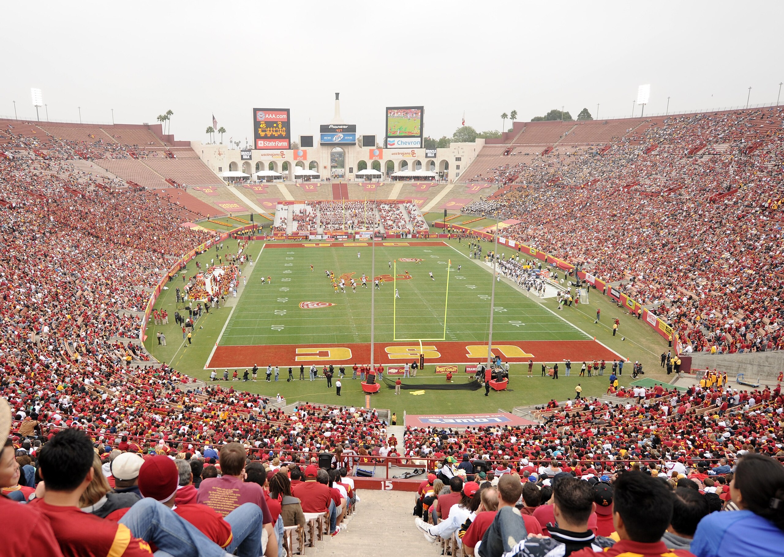 LOS ANGELES, CA - OCTOBER 16:  General View of the game between the California Golden Bears and the USC Trojans at Los Angeles Memorial Coliseum on October 16, 2010 in Los Angeles, California.  (Photo by Harry How/Getty Images)