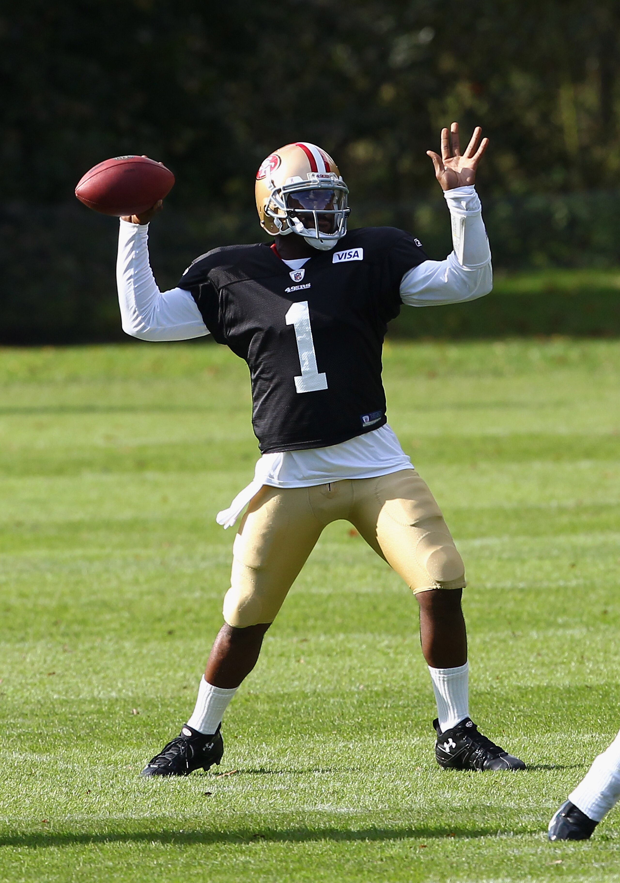 HERTFORD, ENGLAND - OCTOBER 27: Troy Smith of San Francisco 49ers in a training session at The Grove Hotel on October 27, 2010 in Hertford, England. The San Francisco 49ers will meet the Denver Broncos in the NFL International Series regular-season match HERTFORD, ENGLAND - OCTOBER 27: Troy Smith of San Francisco 49ers in a training session at The Grove Hotel on October 27, 2010 in Hertford, England. The San Francisco 49ers will meet the Denver Broncos in the NFL International Series regular-season match