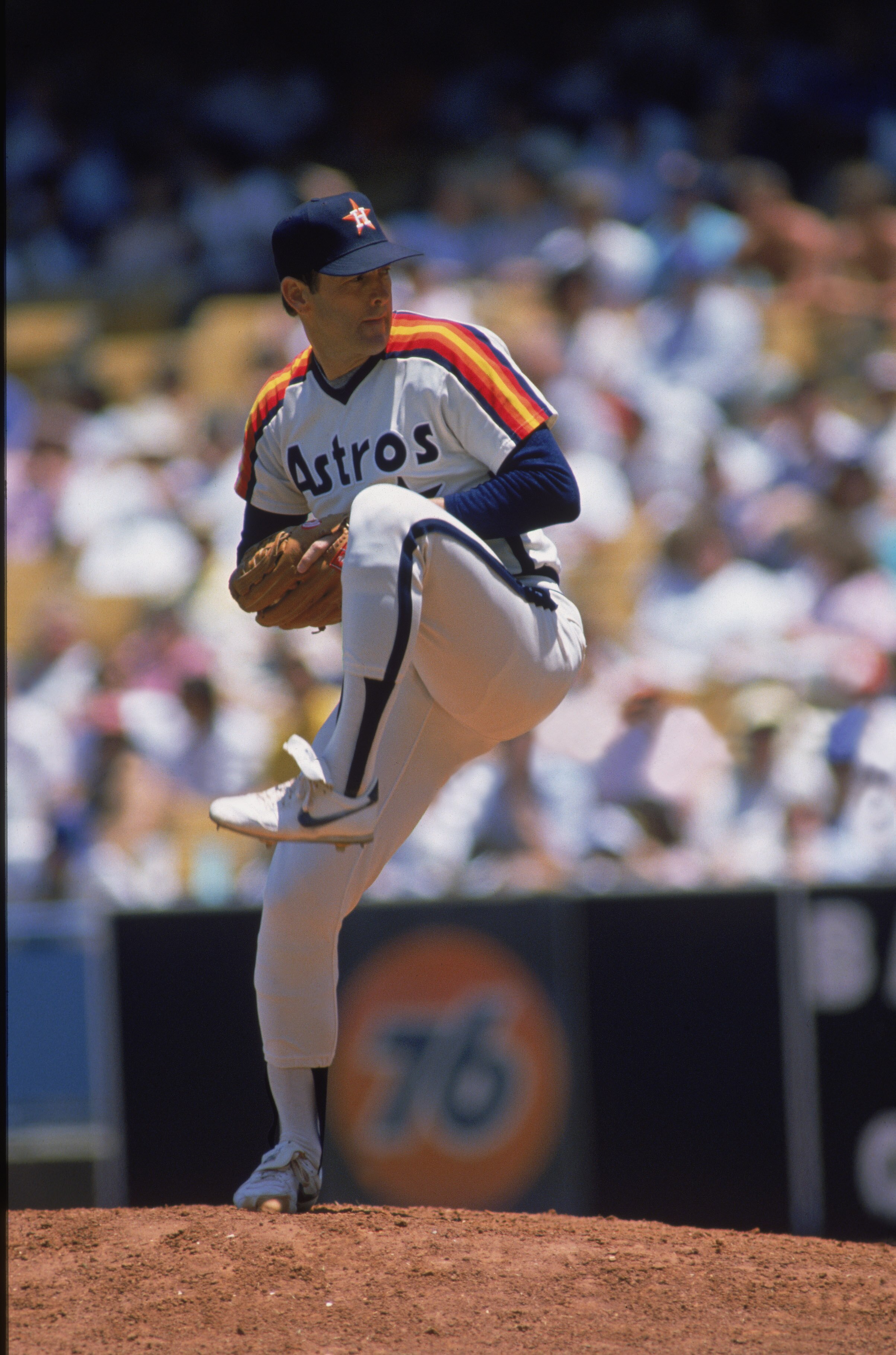 1985:  Right hander Nolan Ryan of the Houston Astros pitches the ball during a MLB (Major League Baseball) game against the Los Angeles Dodgers in 1985.  (Photo by Bud Symes /Getty Images)
