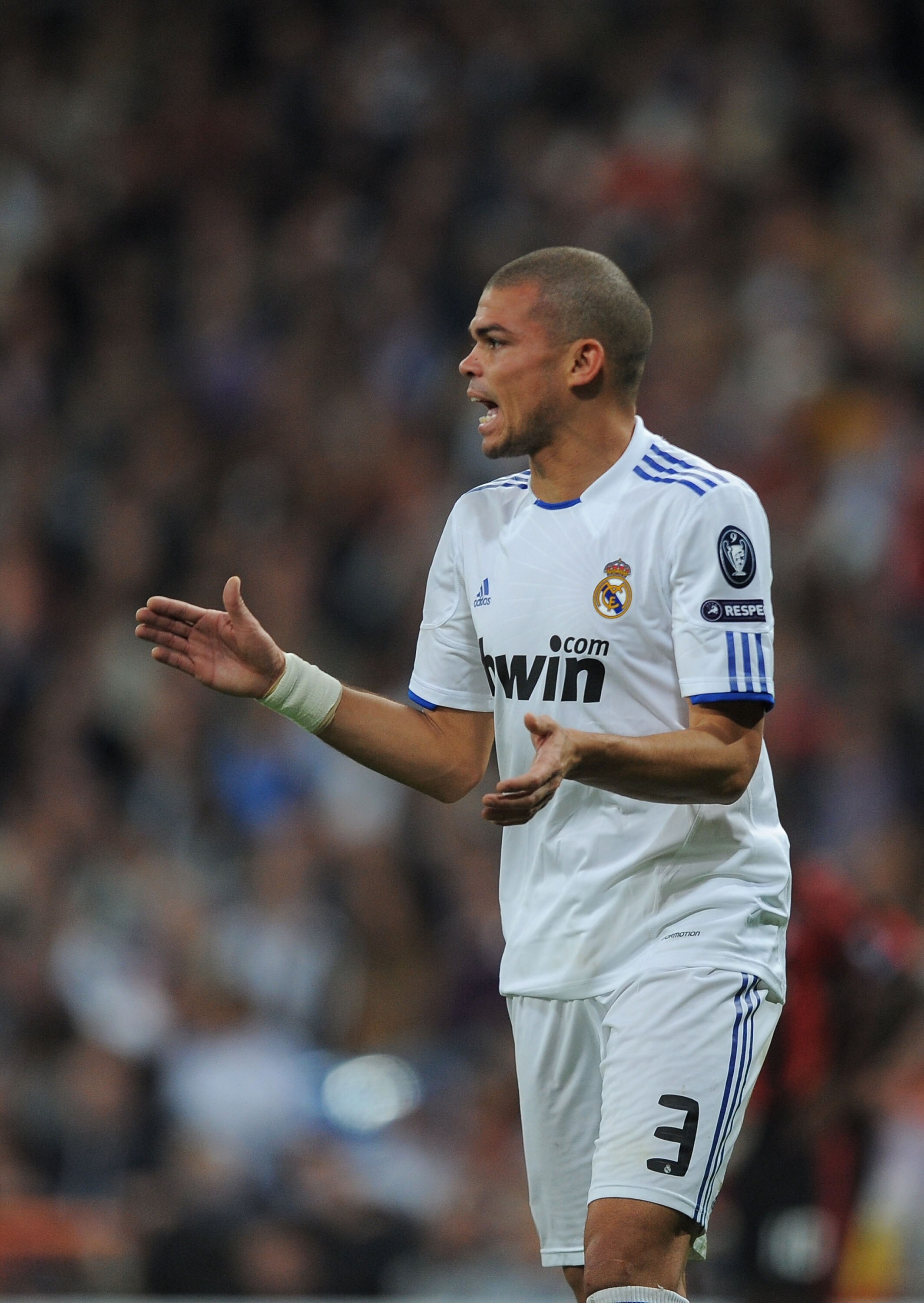 MADRID, SPAIN - OCTOBER 19: Pepe of Real Madrid urges on his side during the UEFA Champions League Group G match between Real Madrid and AC Milan at Estadio Santiago Bernabeu on October 19, 2010 in Madrid, Spain.  (Photo by Denis Doyle/Getty Images)