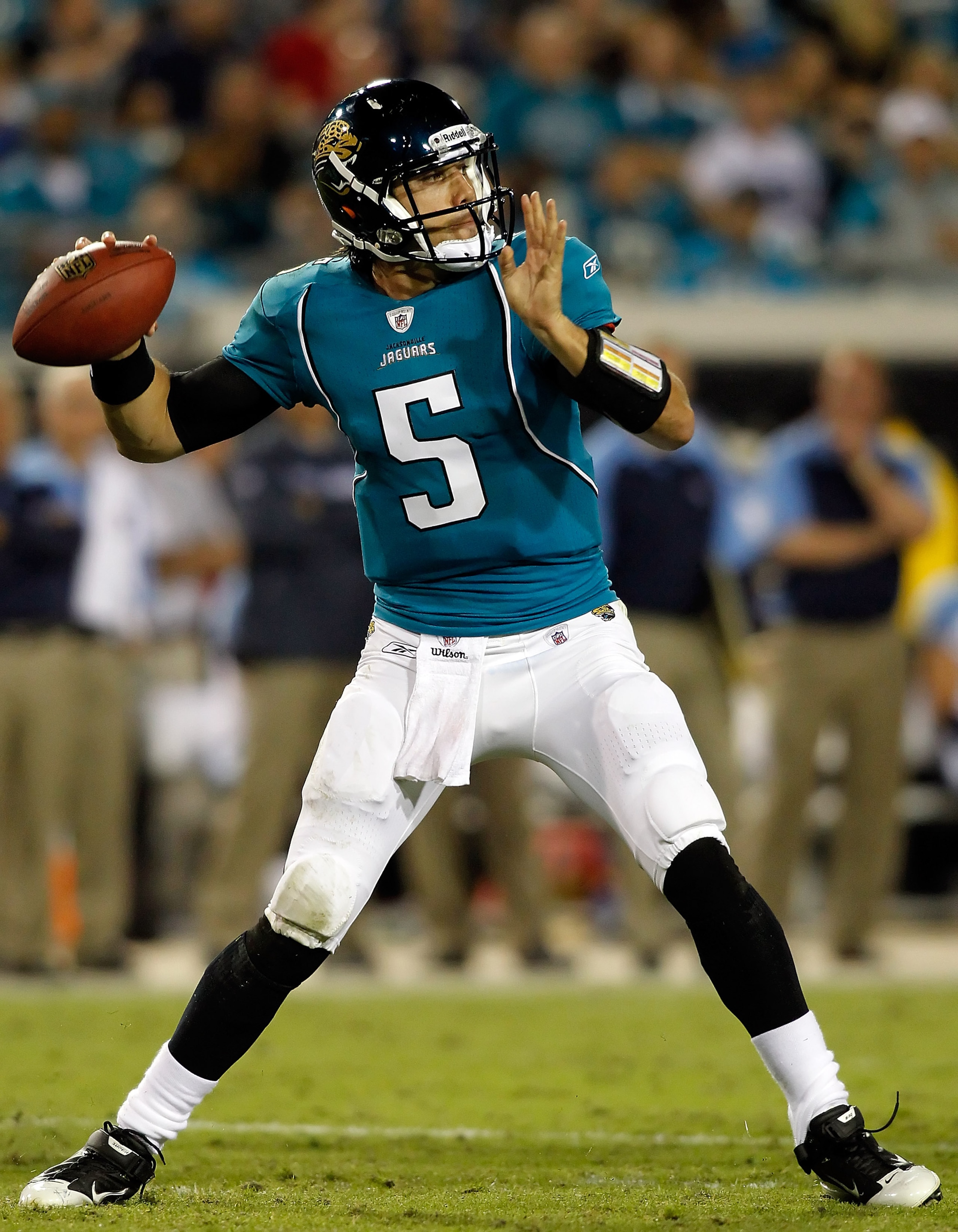 JACKSONVILLE, FL - OCTOBER 18:  Quarterback Trent Edwards #5 of the Jacksonville Jaguars throws a pass against the Tennessee Titans during the game at EverBank Field on October 18, 2010 in Jacksonville, Florida.  (Photo by J. Meric/Getty Images)