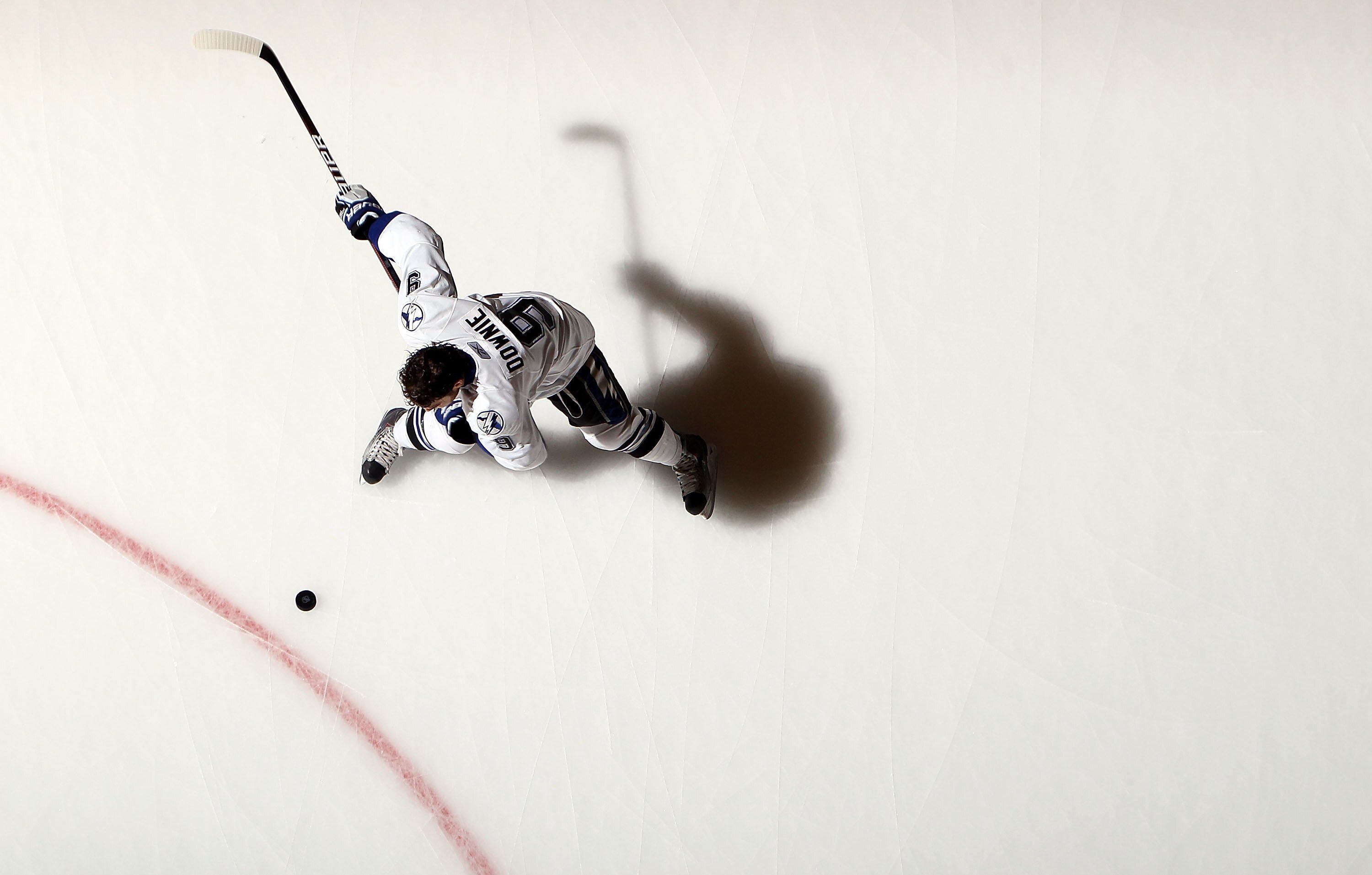 UNIONDALE, NY - FEBRUARY 13:  Steve Downie #9 of the Tampa Bay Lightning warms up before playing against the New York Islanders on February 13, 2010 at Nassau Coliseum in Uniondale, New York.  (Photo by Jim McIsaac/Getty Images)