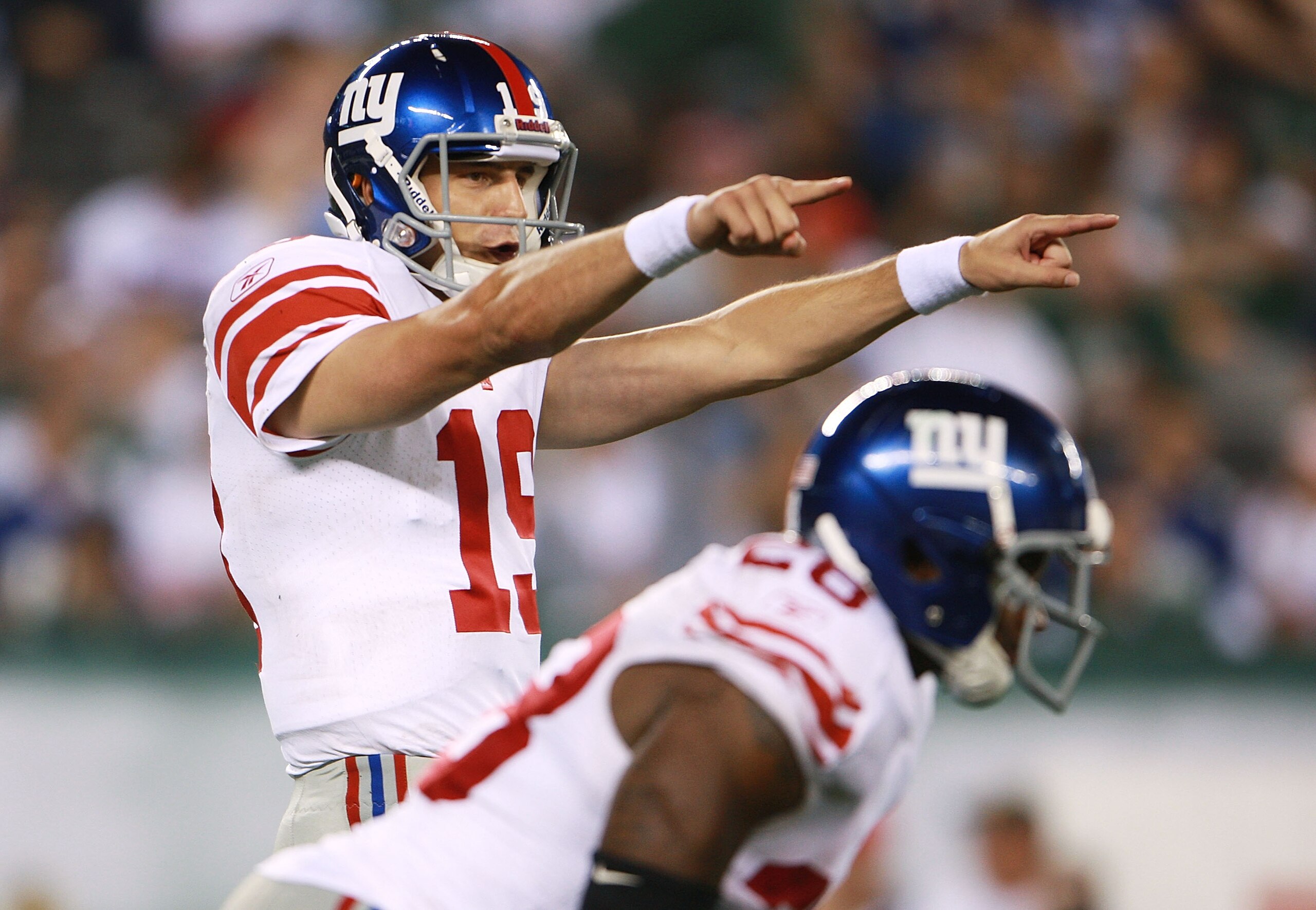 EAST RUTHERFORD, NJ - AUGUST 16:  Jim Sorgi #19 of the New York Giants  during a preseason game against the New York Jets at New Meadowlands Stadium on August 16, 2010 in East Rutherford, New Jersey.  The Giants won 31 - 16.  (Photo by Andrew Burton/Getty