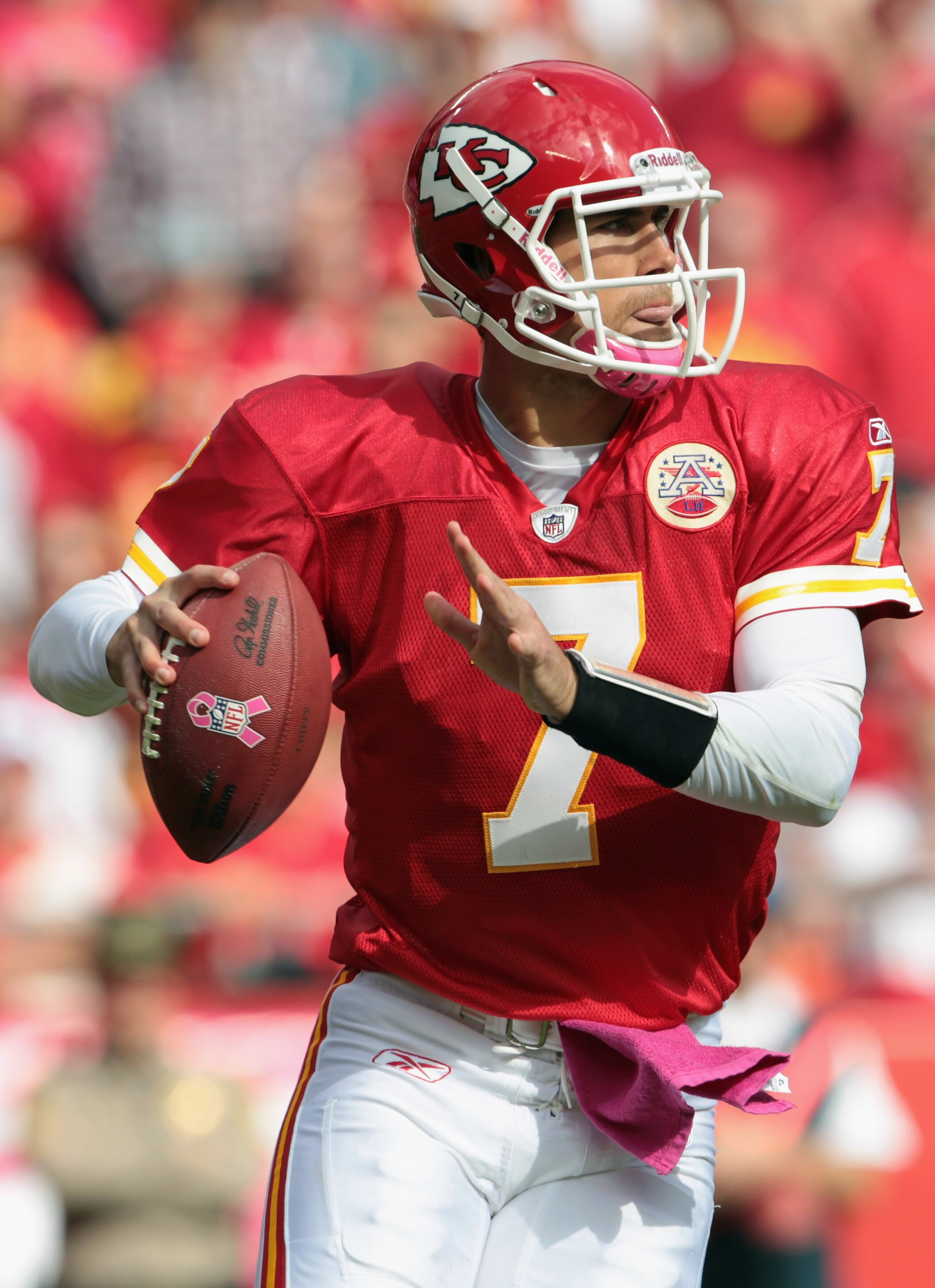 KANSAS CITY, MO - OCTOBER 24: Quarterback Matt Cassel #7 of the Kansas City Chiefs passes during the game against the Jacksonville Jaguars on October 24, 2010 at Arrowhead Stadium in Kansas City, Missouri. (Photo by Jamie Squire/Getty Images) KANSAS CITY, MO - OCTOBER 24: Quarterback Matt Cassel #7 of the Kansas City Chiefs passes during the game against the Jacksonville Jaguars on October 24, 2010 at Arrowhead Stadium in Kansas City, Missouri. (Photo by Jamie Squire/Getty Images)