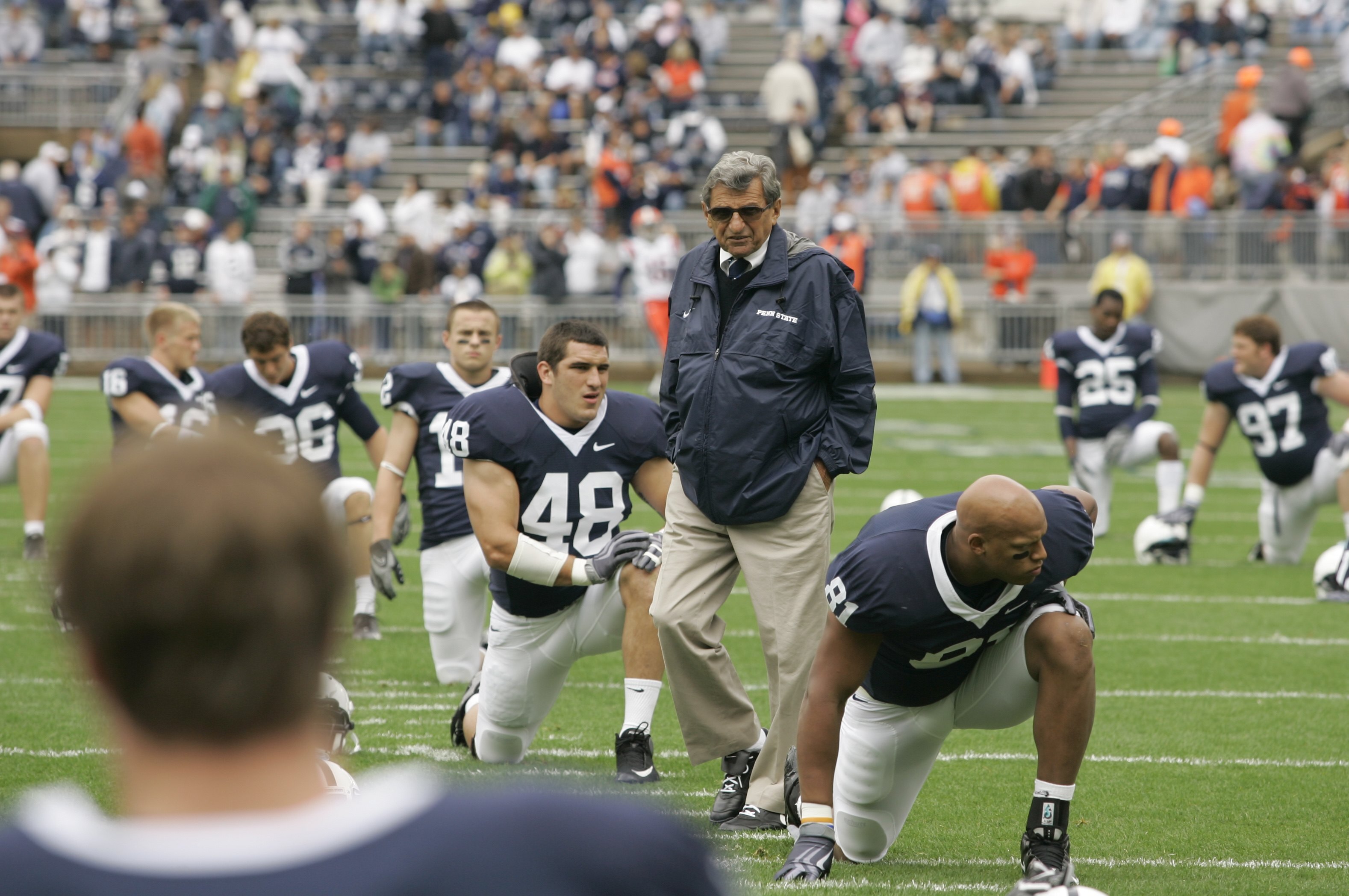 STATE COLLEGE, PA - SEPTEMBER 12: Head coach Joe Paterno of the Penn State Nittany Lions walks amongst his players before the start of their game against the Syracuse Orangemen   at Beaver Stadium  September 12, 2009 in State College, Pennsylvania.  (Phot