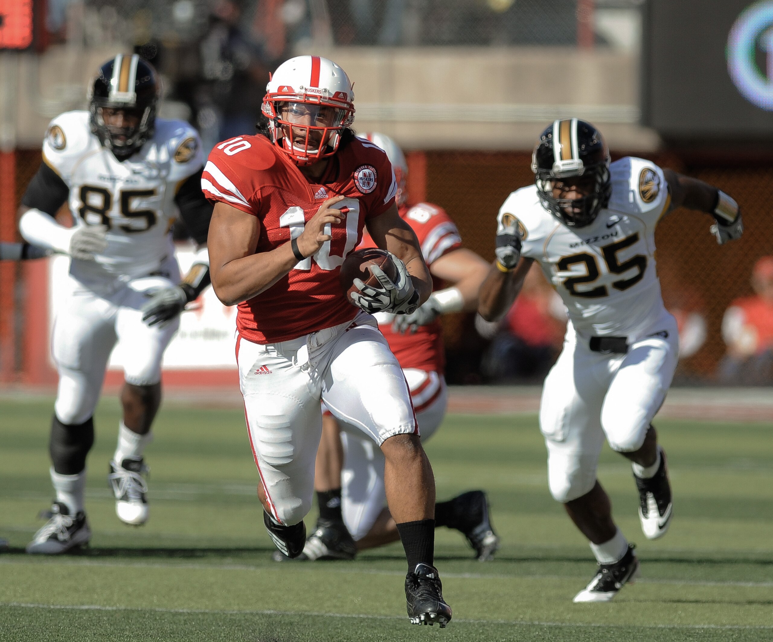 LINCOLN, NE - OCTOBER 30: Running back Roy Helu Jr. #10 of the Nebraska Cornhuskers runs fro his first touchdown of the day against the Missouri Tigers during first half action of their game at Memorial Stadium on October 30, 2010 in Lincoln, Nebraska. Ne