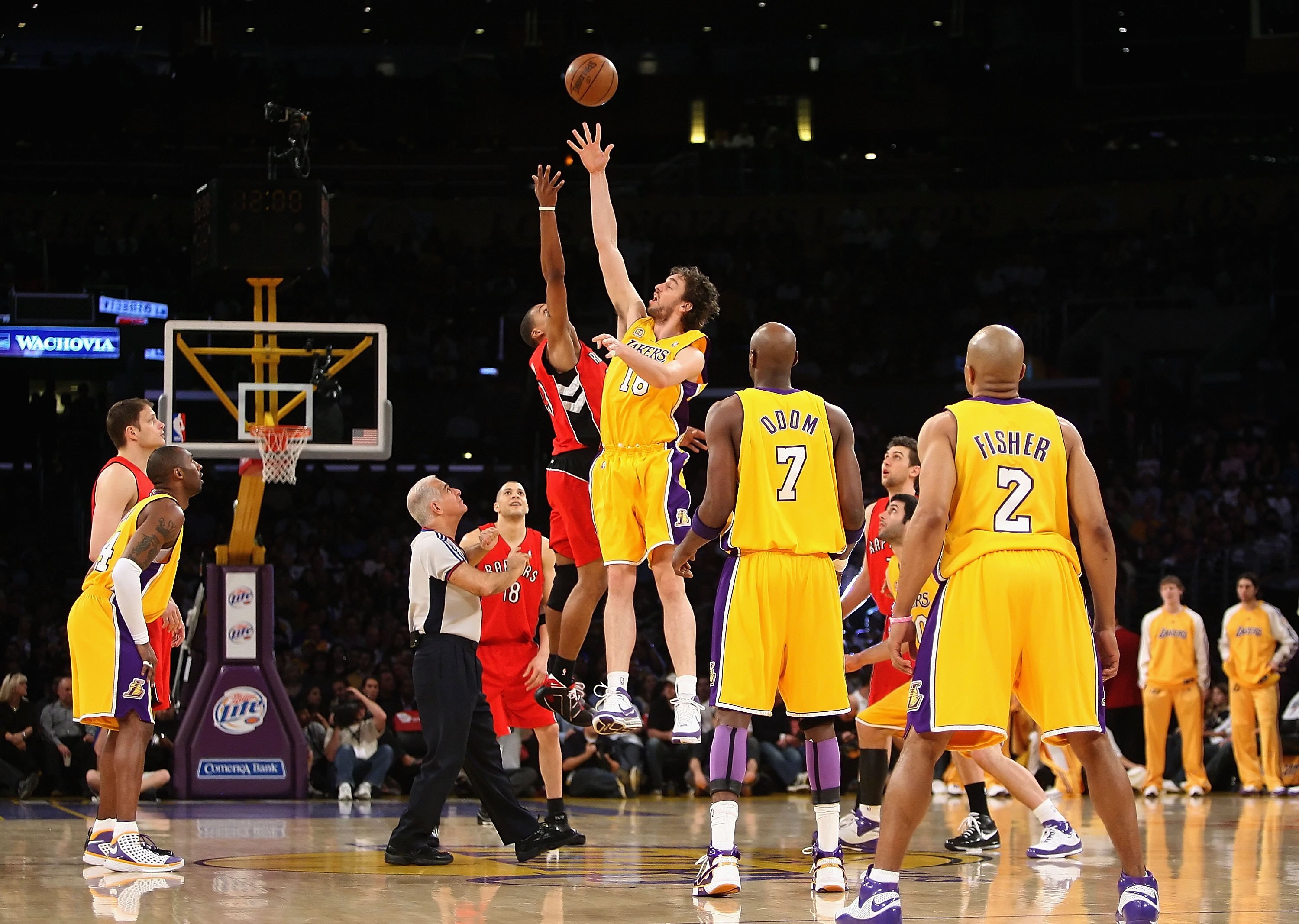 LOS ANGELES, CA - MARCH 11:  Pau Gasol #16 of the Los Angeles Lakers jumps to receive the tip off of the NBA game against the Toronto Raptors at Staples Center on March 11, 2008 in Los Angeles, California.  The Lakers defeated the Raptors 117-108.  NOTE T