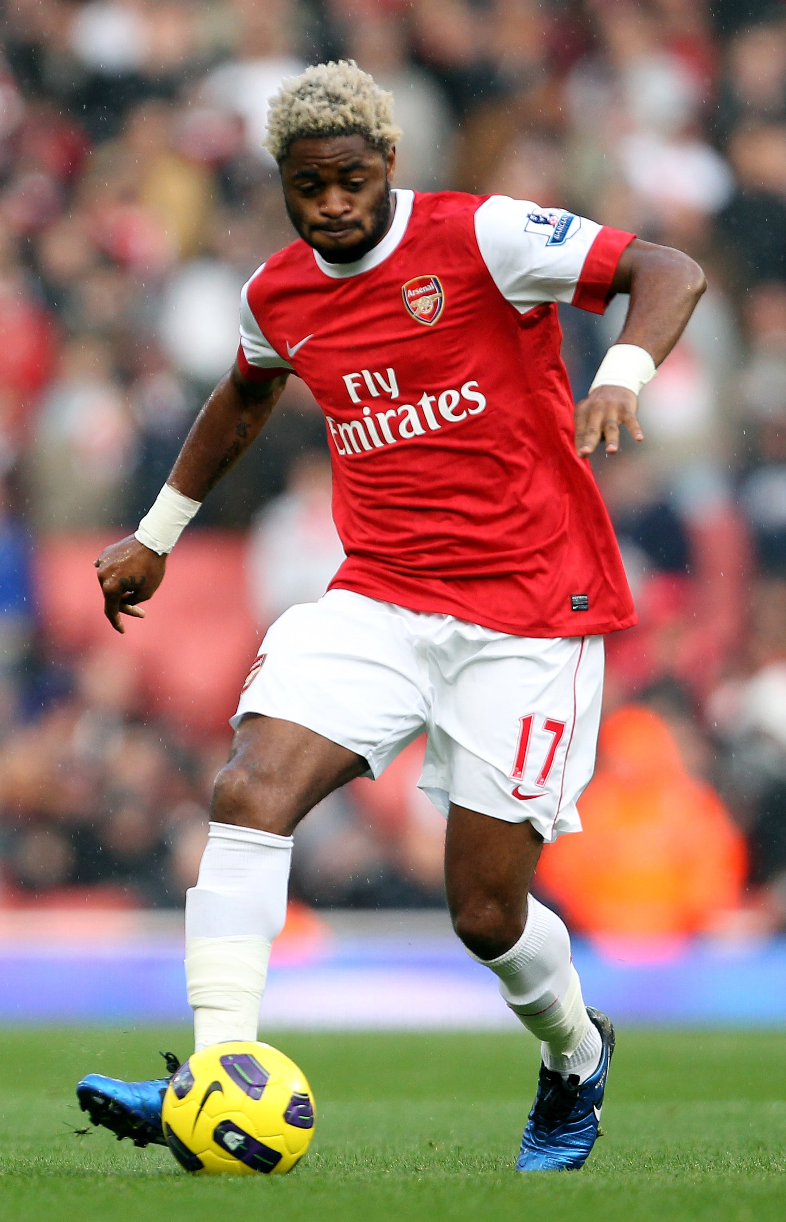 LONDON, ENGLAND - OCTOBER 30:  Alex Song of Arsenal in action during the Barclays Premier League match between Arsenal and West Ham United at Emirates Stadium on October 30, 2010 in London, England.  (Photo by Clive Rose/Getty Images)