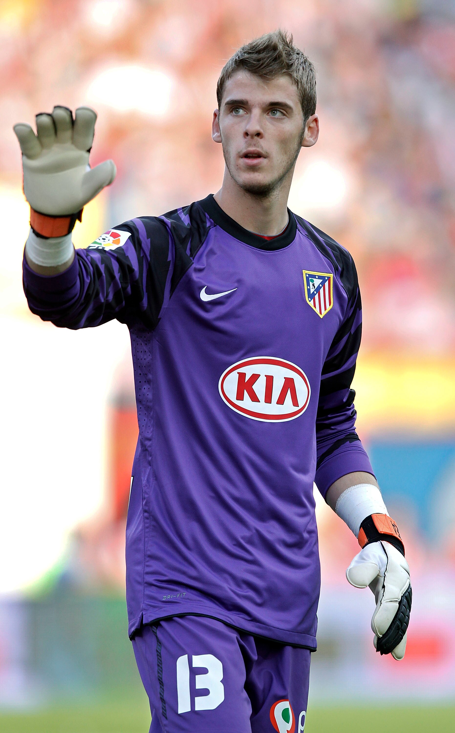 MADRID, SPAIN - SEPTEMBER 19:  David de Gea of Atletico Madrid reacts during the La Liga match between Atletico Madrid and Barcelona at Vicente Calderon Stadium on September 19, 2010 in Madrid, Spain.  (Photo by Angel Martinez/Getty Images)