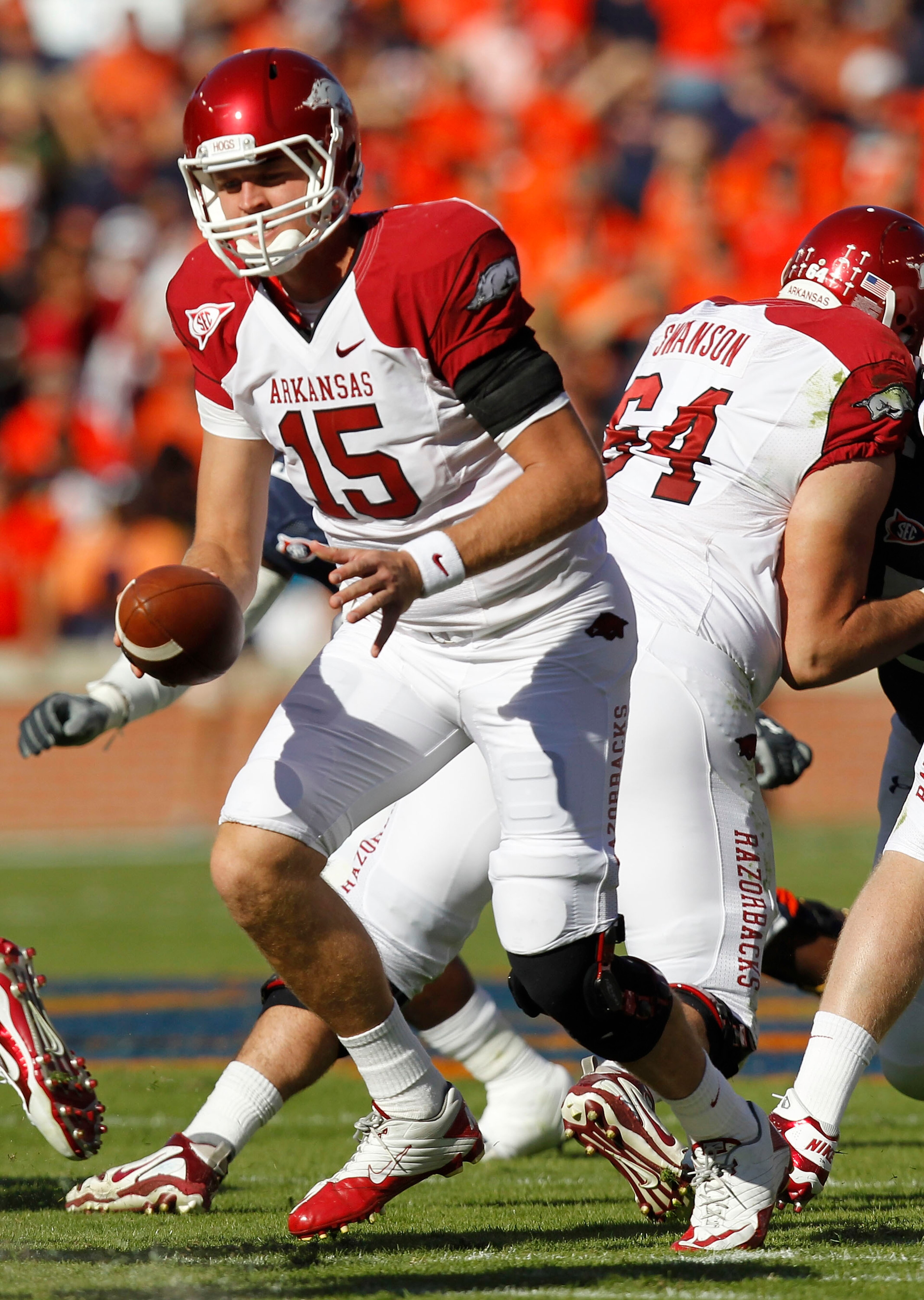 AUBURN, AL - OCTOBER 16:  Quarterback Ryan Mallett #15 of the Arkansas Razorbacks looks to hand the ball off to a running back during the game against the Auburn Tigers at Jordan-Hare Stadium on October 16, 2010 in Auburn, Alabama.  The Tigers beat the Ra