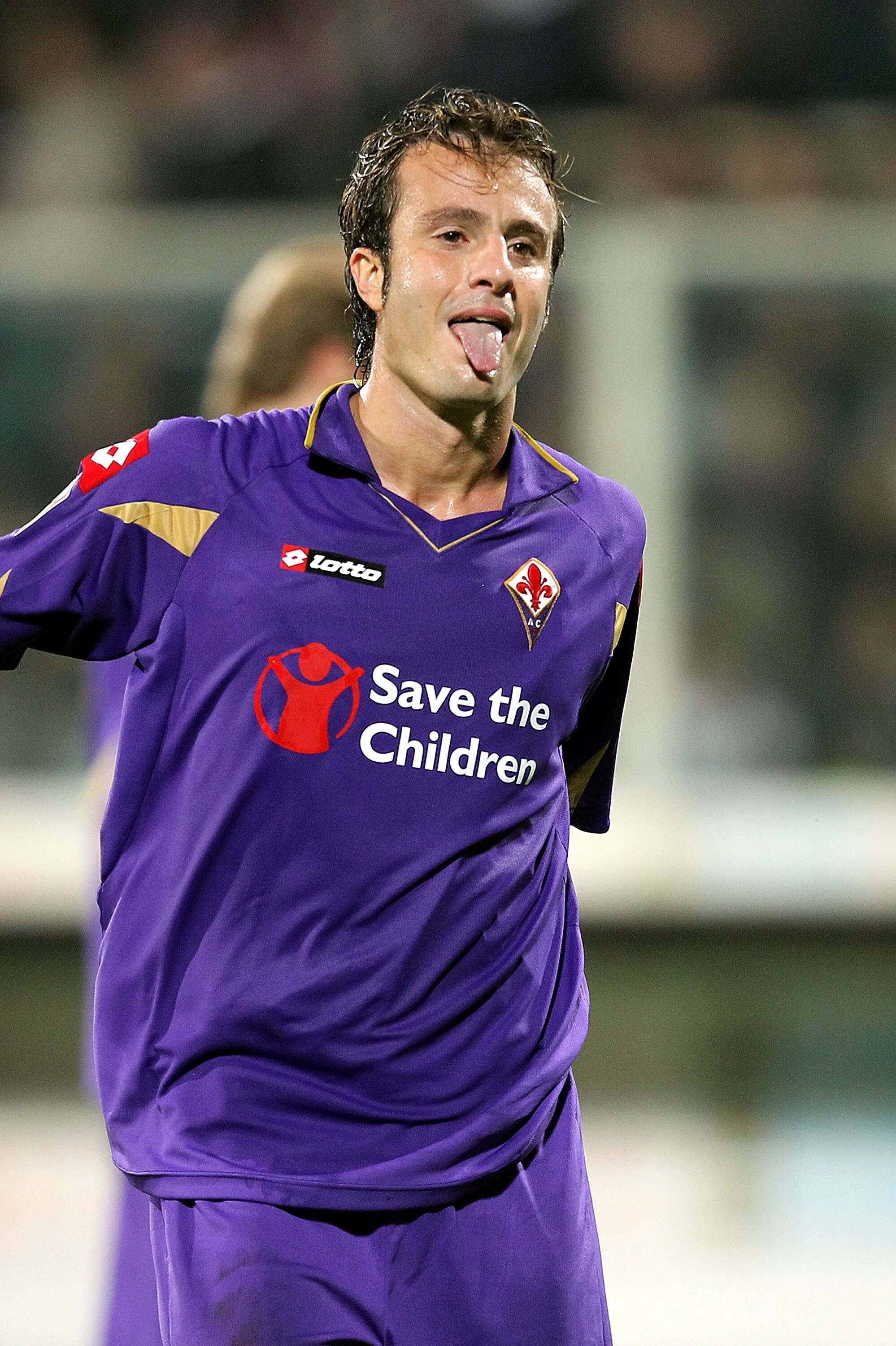 FLORENCE, ITALY - OCTOBER 23: Alberto Gilardino of ACF Fiorentina gestures during the Serie A match between ACF Fiorentina and AS Bari at Stadio Artemio Franchi on October 23, 2010 in Florence, Italy.  (Photo by Gabriele Maltinti/Getty Images)