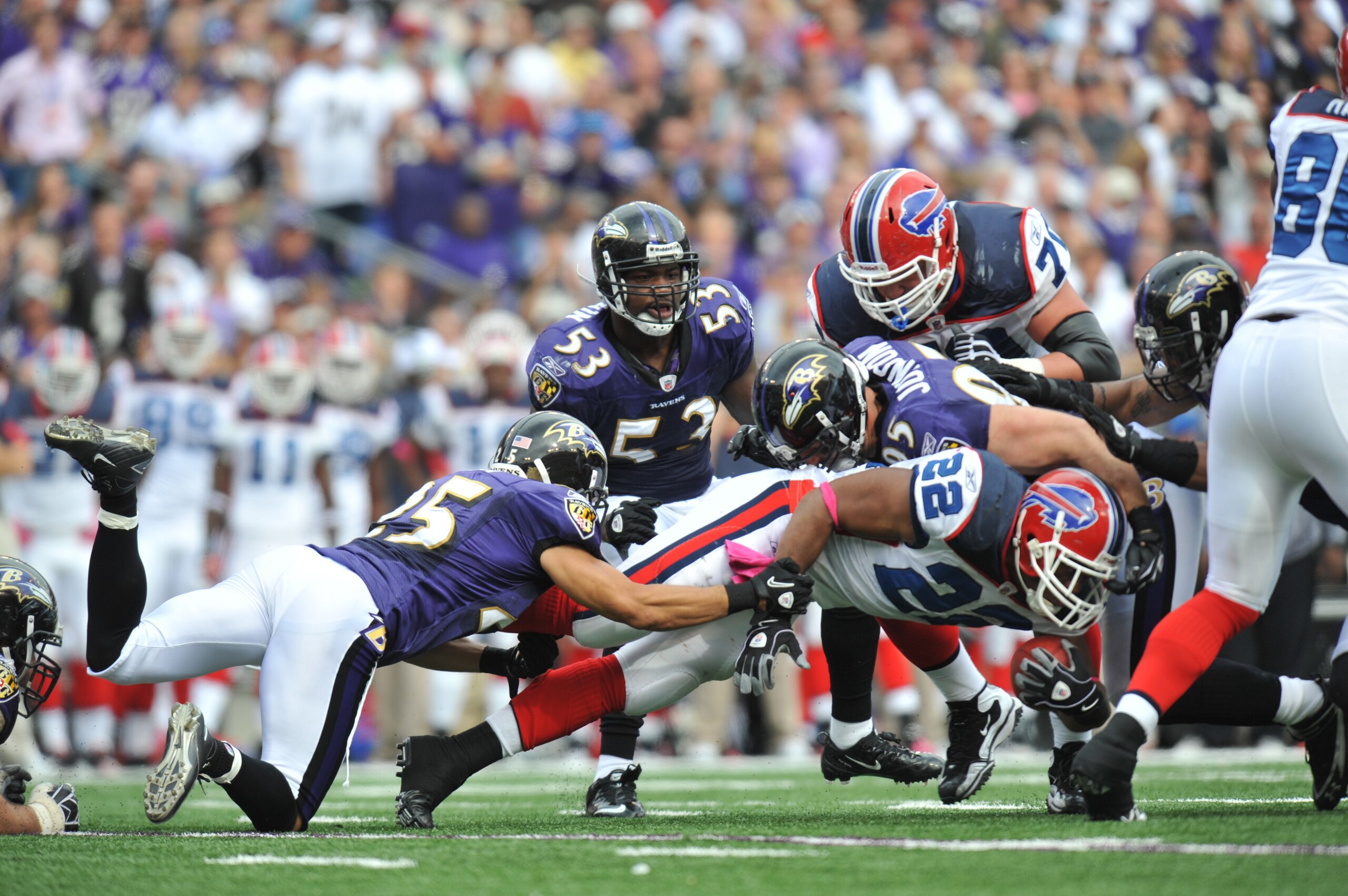 BALTIMORE, MD - OCTOBER 24: Fred Jackson #22 of the Buffalo Bills runs the ball against the Baltimore Ravens at M&T Bank Stadium on October 24, 2010 in Baltimore, Maryland. The Ravens defeated the Bills 37-34. (Photo by Larry French/Getty Images) BALTIMORE, MD - OCTOBER 24: Fred Jackson #22 of the Buffalo Bills runs the ball against the Baltimore Ravens at M&T Bank Stadium on October 24, 2010 in Baltimore, Maryland. The Ravens defeated the Bills 37-34. (Photo by Larry French/Getty Images)