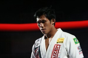 Nam Phan <a href="http://prommanow.com/wp-content/uploads/2009/06/profile5-300x199.jpg">Prommanow.com</a>