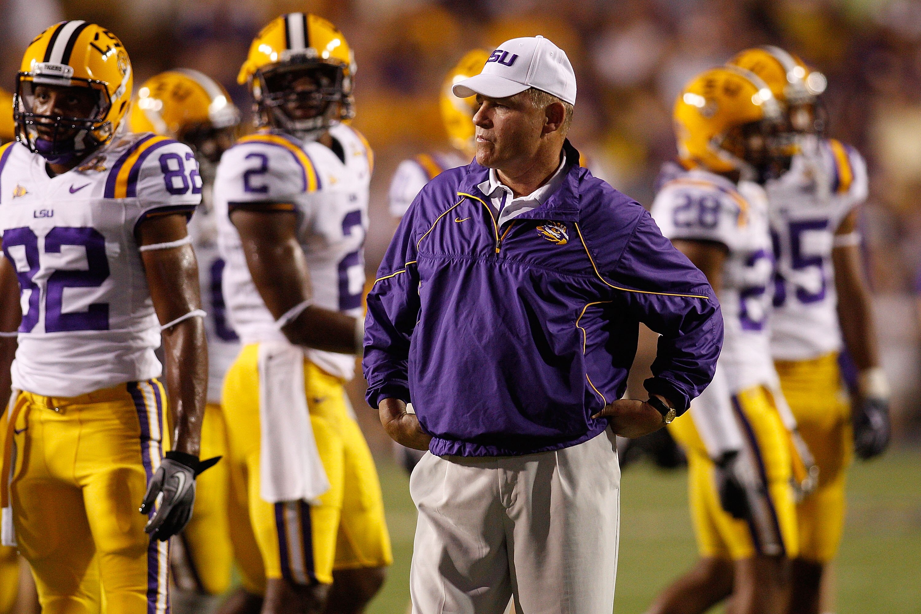 BATON ROUGE, LA - SEPTEMBER 25:  Head coach Les Miles of the Louisiana State Univeristy Tigers during pregame before playing the West Virginia Mountaineers at Tiger Stadium on September 25, 2010 in Baton Rouge, Louisiana.  (Photo by Chris Graythen/Getty I