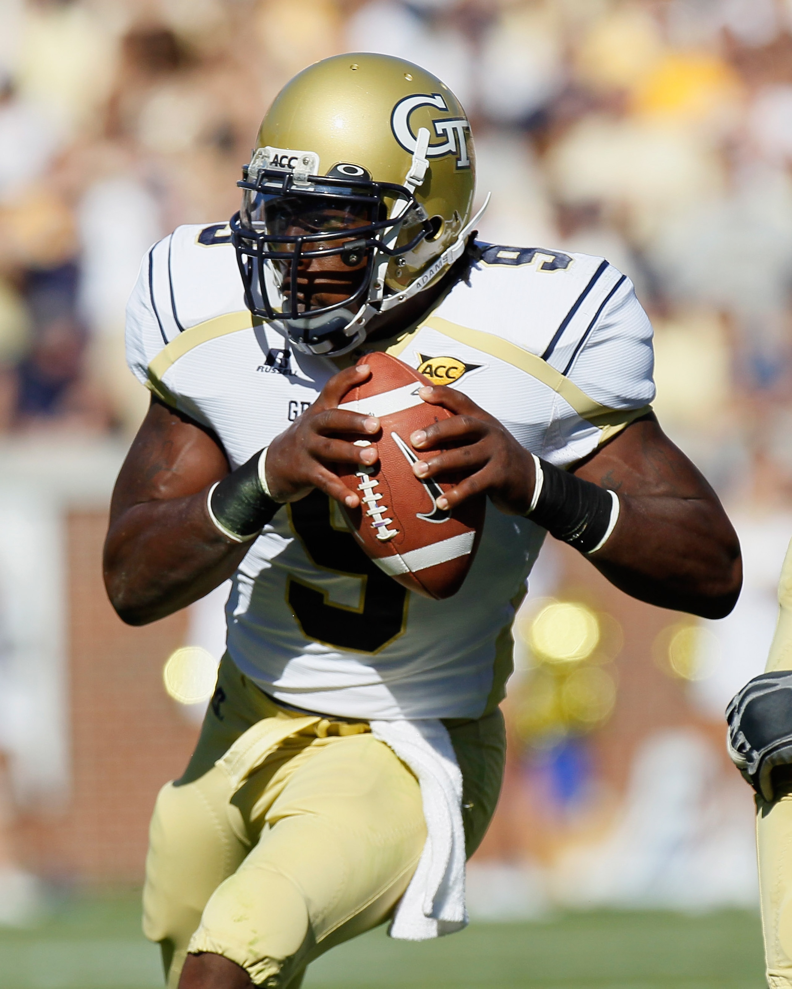 ATLANTA - OCTOBER 09:  Joshua Nesbitt #9 of the Georgia Tech Yellow Jackets against the Virginia Cavaliers at Bobby Dodd Stadium on October 9, 2010 in Atlanta, Georgia.  (Photo by Kevin C. Cox/Getty Images)