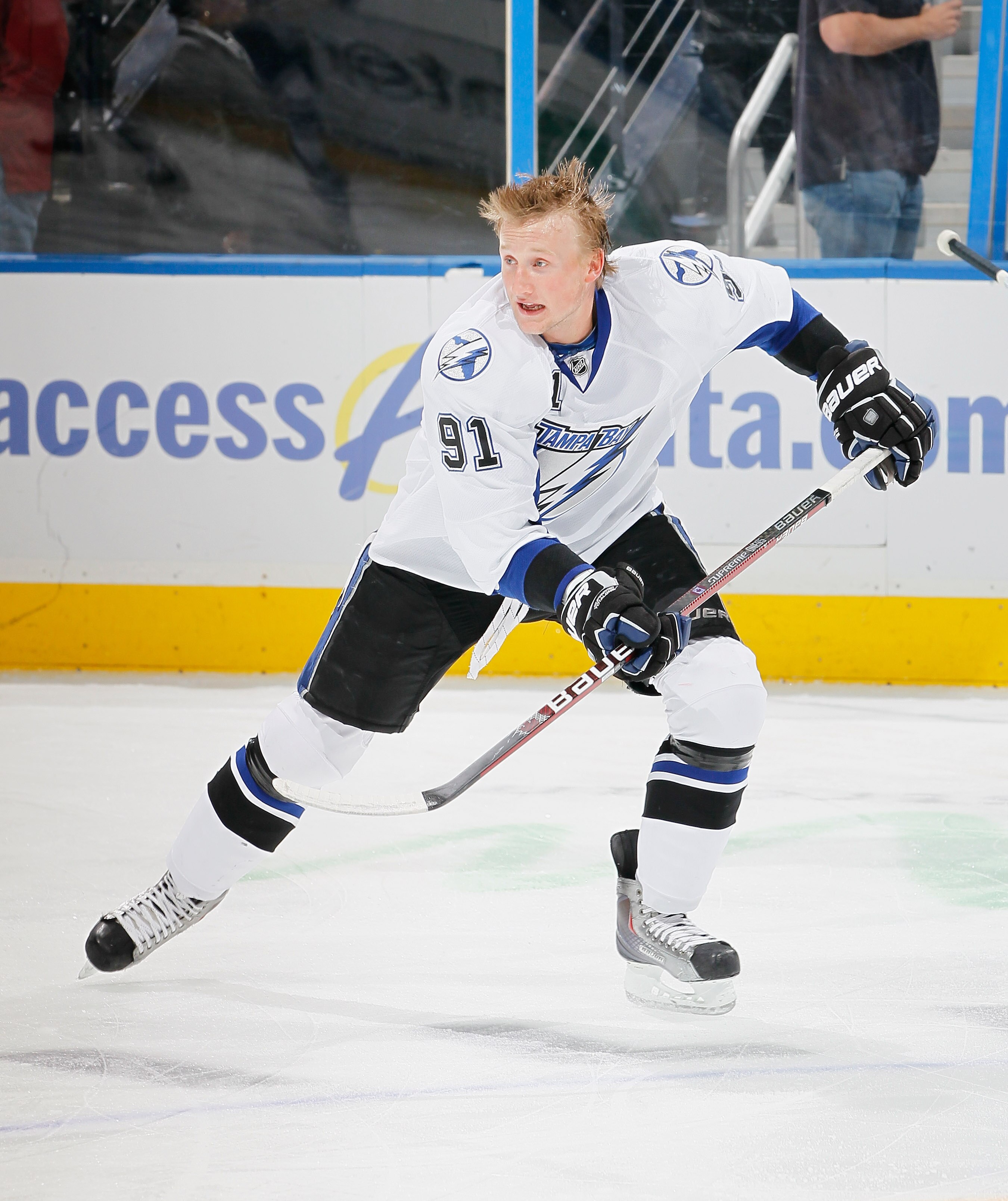ATLANTA - OCTOBER 22:  Steven Stamkos #91 of the Tampa Bay Lightning against the Atlanta Thrashers at Philips Arena on October 22, 2010 in Atlanta, Georgia.  (Photo by Kevin C. Cox/Getty Images)