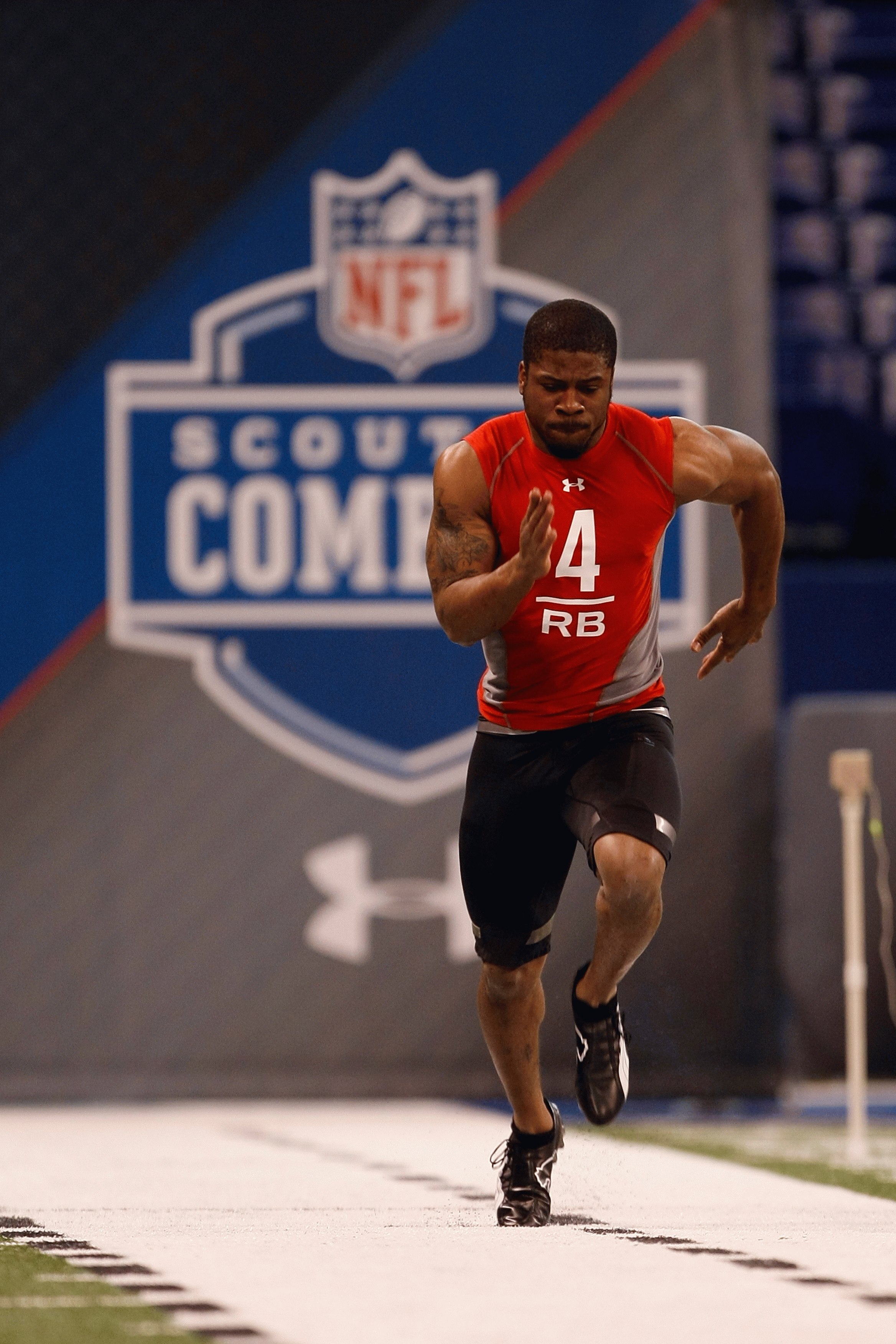 INDIANAPOLIS, IN - FEBRUARY 22:  Running back Glen Coffee of Alabama runs the 40 yard dash during the NFL Scouting Combine presented by Under Armour at Lucas Oil Stadium on February 22, 2009 in Indianapolis, Indiana. (Photo by Scott Boehm/Getty Images)