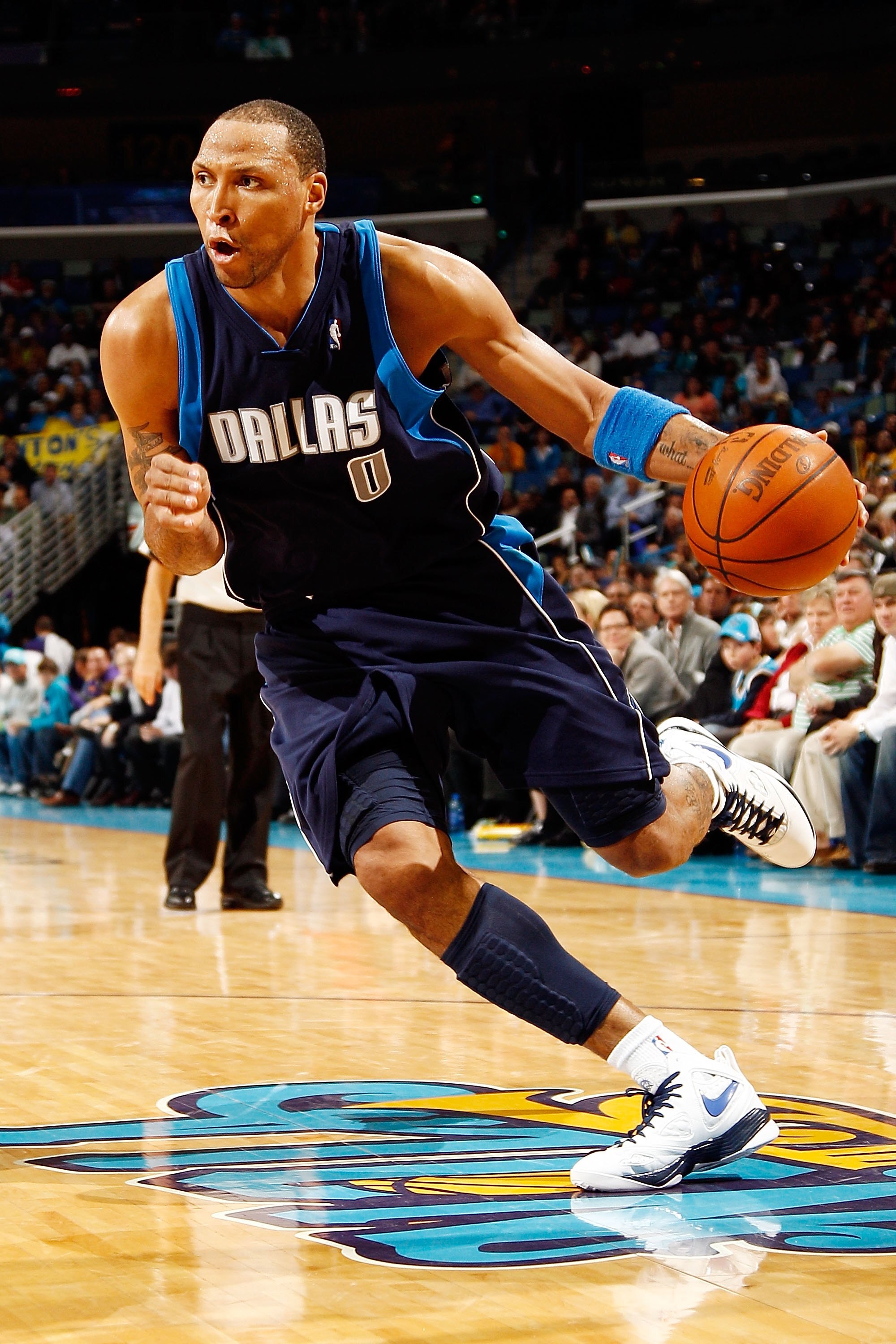 NEW ORLEANS - MARCH 22:  Shawn Marion #0 of the Dallas Mavericks drives the ball during the game against the New Orleans Hornets at the New Orleans Arena on March 22, 2010 in New Orleans, Louisiana.  NOTE TO USER: User expressly acknowledges and agrees th