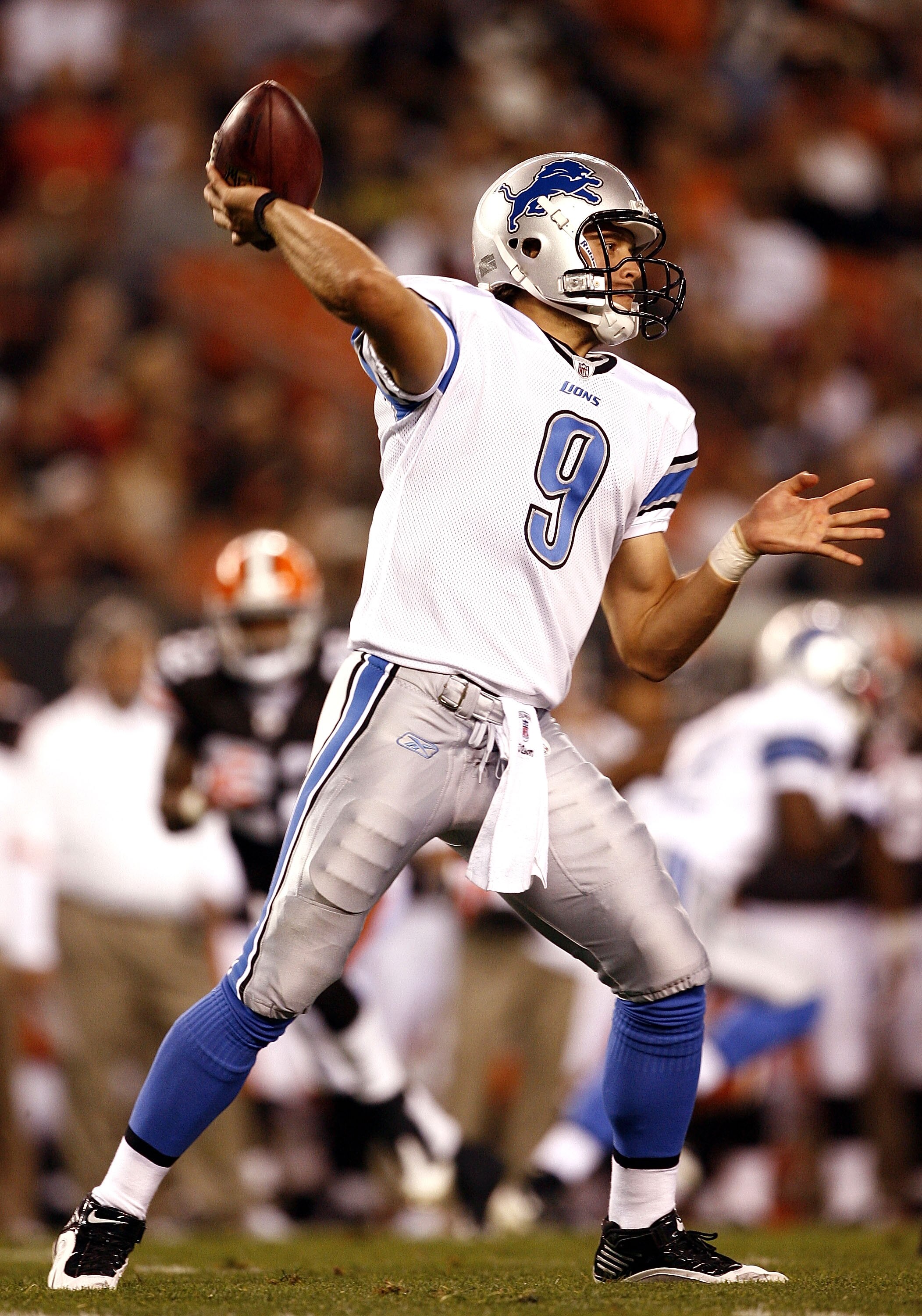CLEVELAND - AUGUST 22:  Matthew Stafford #9 of the Detroit Lions throws to a reciever against the Cleveland Browns during the second quarter of their NFL game in Cleveland Browns Stadium on August 22, 2009 in Cleveland, Ohio.  (Photo by Matt Sullivan/Gett