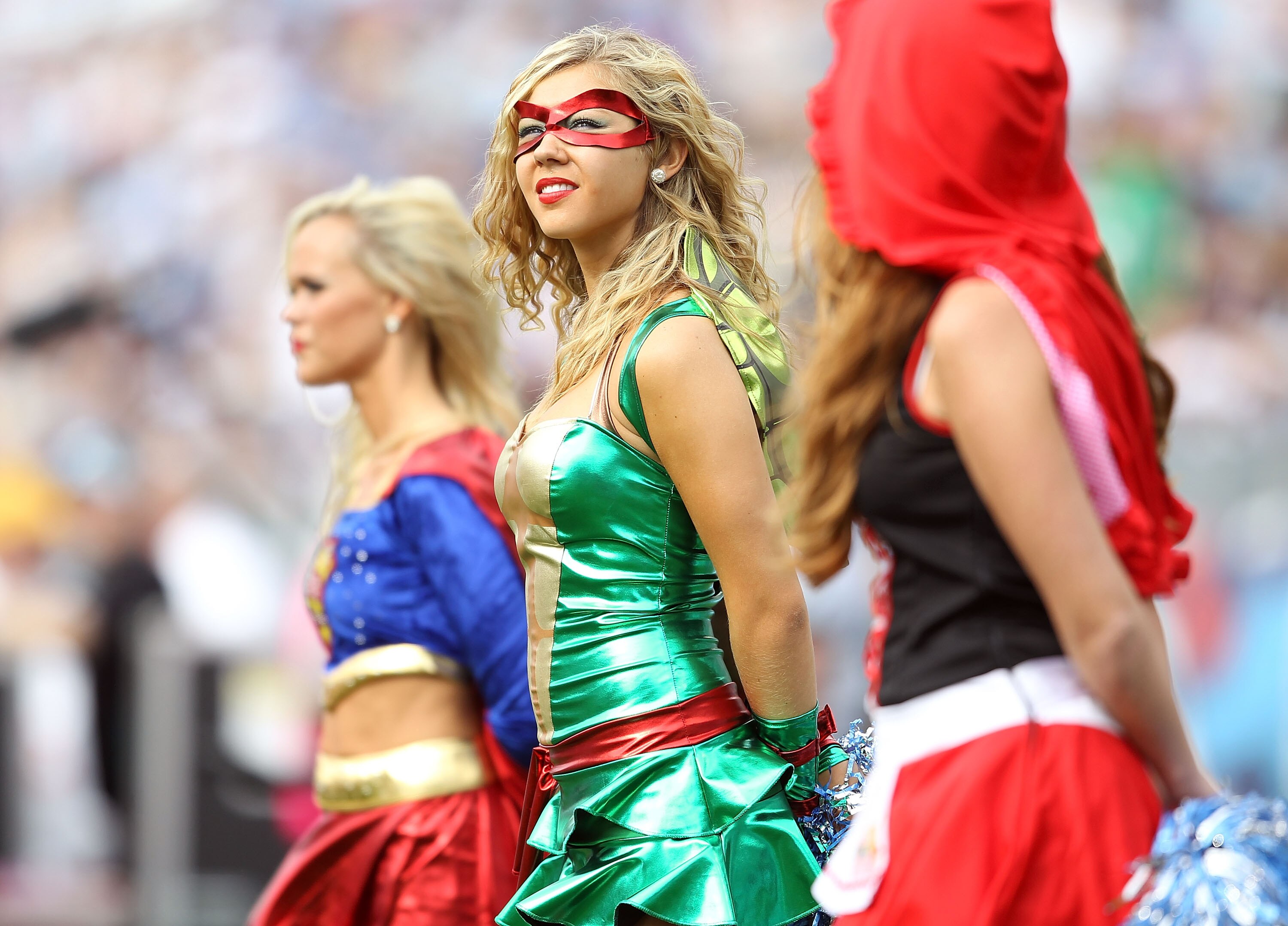 NASHVILLE, TN - OCTOBER 24:  Tennessee Titans cheerleaders perform during the Philadelphia Eagles  NFL game against the Tennessee Titans at LP Field on October 24, 2010 in Nashville, Tennessee.  (Photo by Andy Lyons/Getty Images)