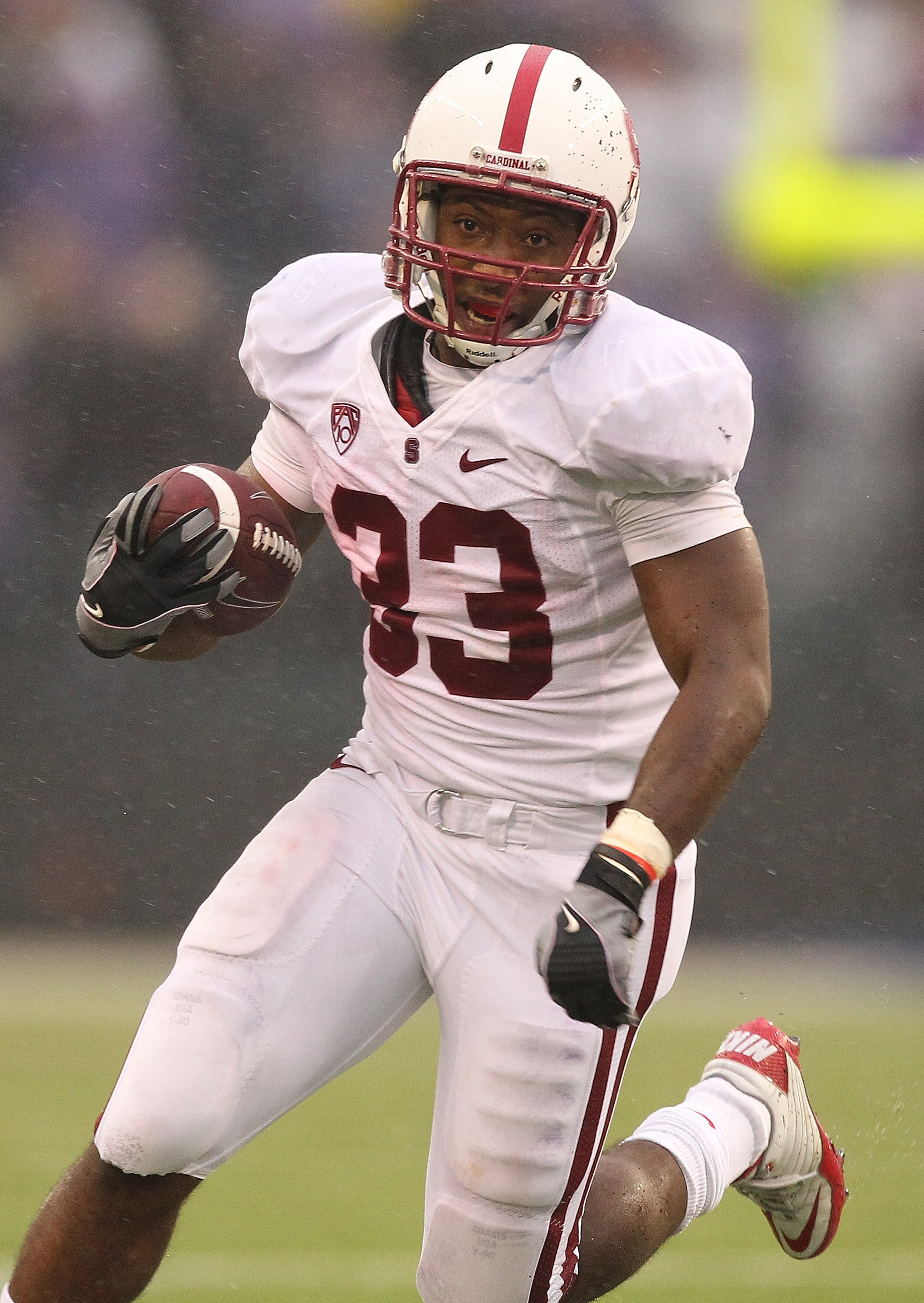 SEATTLE - OCTOBER 30:  Running back Stepfan Taylor #33 of the Stanford Cardinal rushes against the Washington Huskies on October 30, 2010 at Husky Stadium in Seattle, Washington. Stanford defeated Washington 41-0. (Photo by Otto Greule Jr/Getty Images)