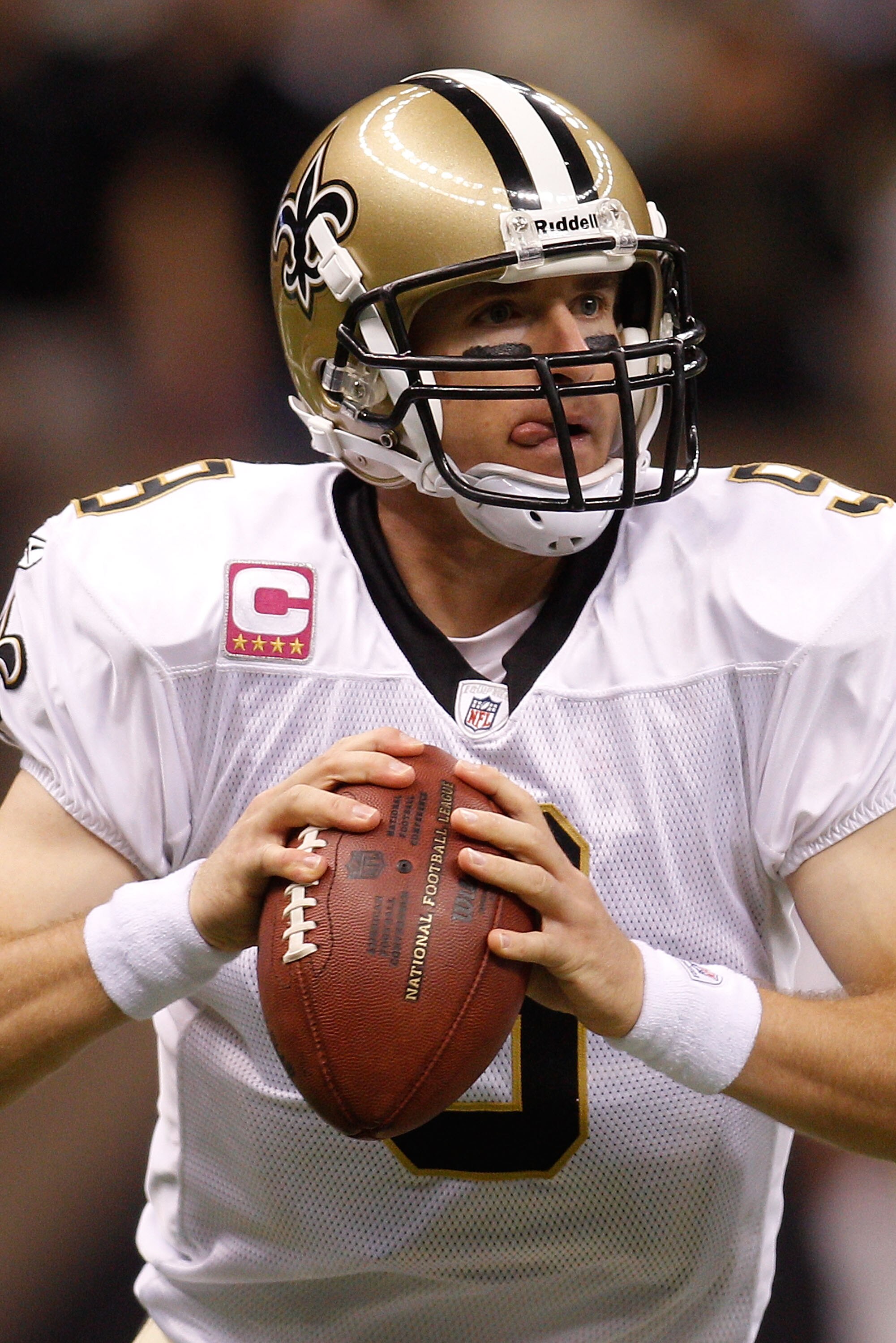NEW ORLEANS - OCTOBER 24:  Drew Brees #9 of the New Orleans Saints in action during the game against the Cleveland Browns at the Louisiana Superdome on October 24, 2010 in New Orleans, Louisiana.  (Photo by Chris Graythen/Getty Images)