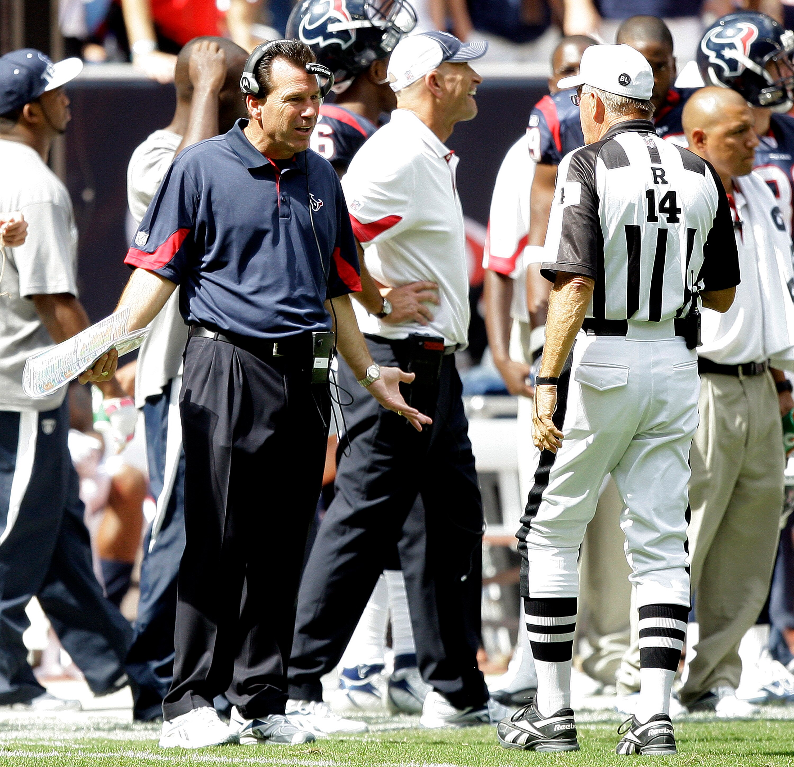 HOUSTON - OCTOBER 17:  Head coach Gary Kubiak of the Houston Texans has words with referee Ron Winter over a pass completion that was questionable by the Kansas City Chiefs at Reliant Stadium on October 17, 2010 in Houston, Texas.  (Photo by Bob Levey/Get