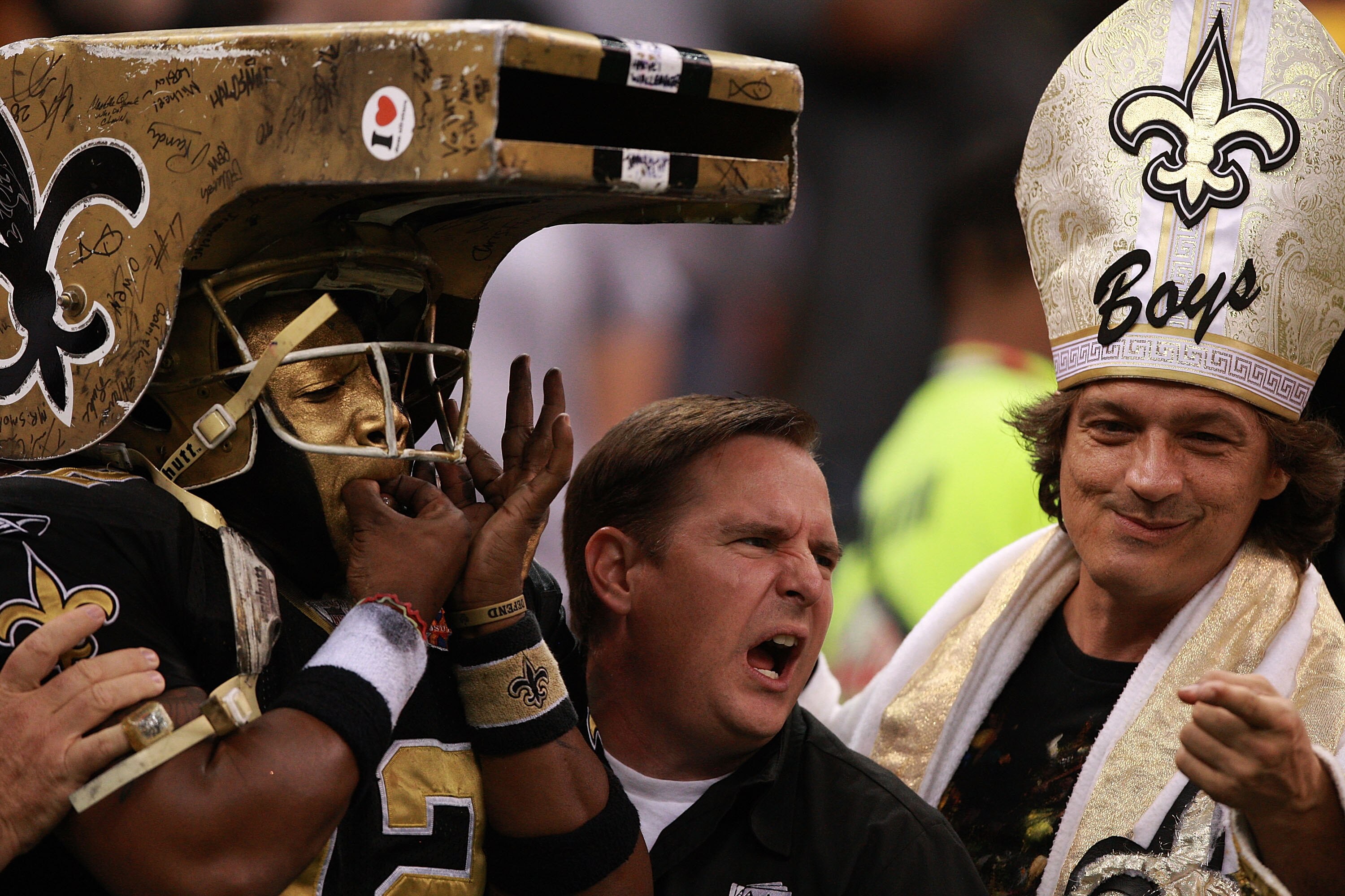 NEW ORLEANS - OCTOBER 31:  Fans of the New Orleans Saints are seen during the game against the Pittsburgh Steelers at Louisiana Superdome on October 31, 2010 in New Orleans, Louisiana.  The Saints won 20-10 over the Steelers.  (Photo by Karl Walter/Getty 