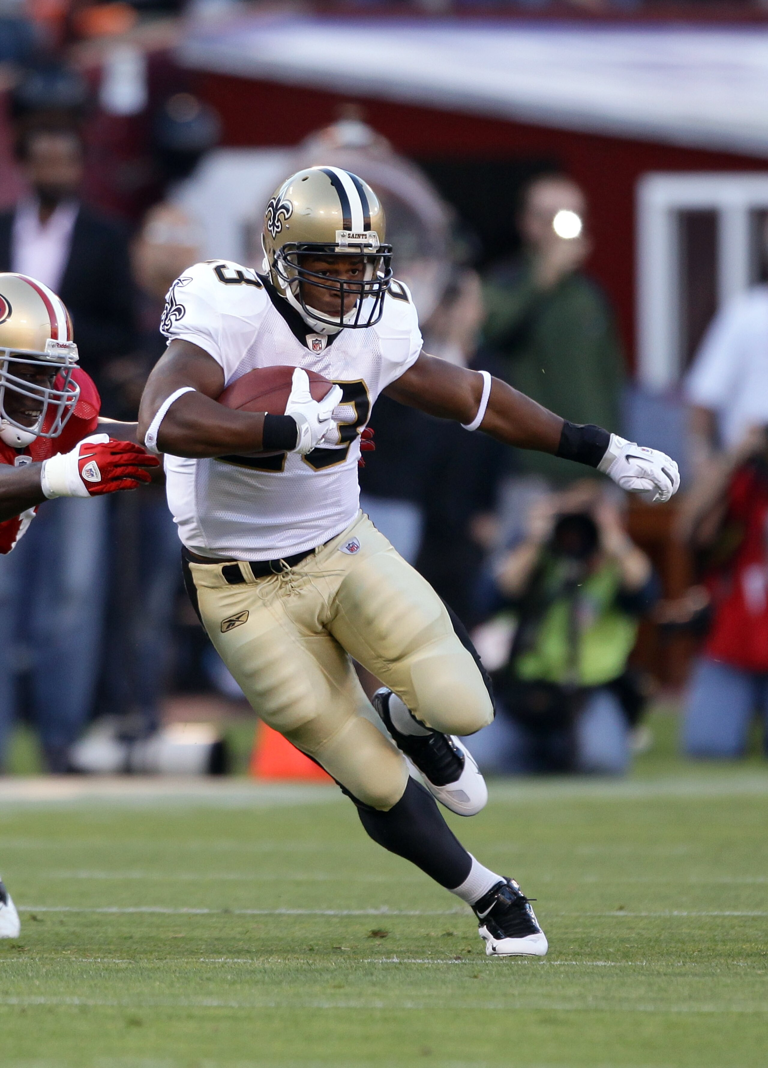 SAN FRANCISCO - SEPTEMBER 20: Pierre Thomas #23 of the New Orleans Saints in action during their game against the San Francisco 49ers at Candlestick Park on September 20, 2010 in San Francisco, California. (Photo by Ezra Shaw/Getty Images) SAN FRANCISCO - SEPTEMBER 20: Pierre Thomas #23 of the New Orleans Saints in action during their game against the San Francisco 49ers at Candlestick Park on September 20, 2010 in San Francisco, California. (Photo by Ezra Shaw/Getty Images)