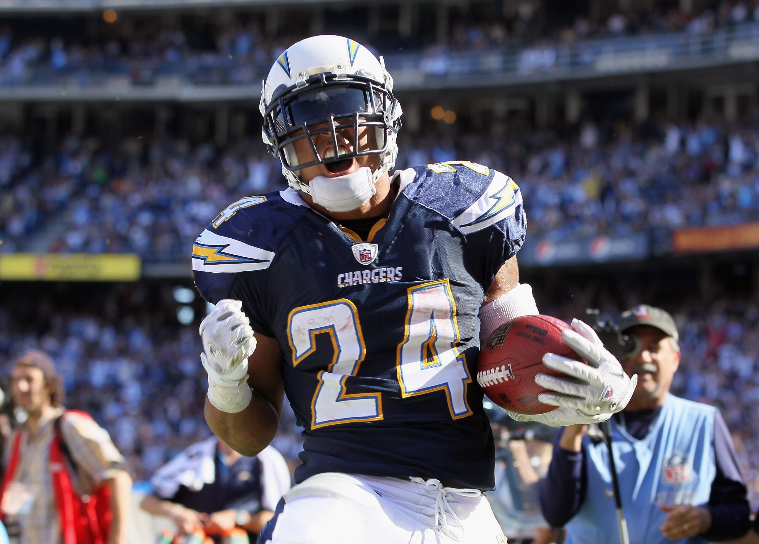SAN DIEGO - OCTOBER 31: Running back Ryan Mathews #24 of the San Diego Chargers celebrates after scoring a touchdown in the second quarter against the Tennessee Titans at Qualcomm Stadium on October 31, 2010 in San Diego, California. (Photo by Jeff Gros SAN DIEGO - OCTOBER 31: Running back Ryan Mathews #24 of the San Diego Chargers celebrates after scoring a touchdown in the second quarter against the Tennessee Titans at Qualcomm Stadium on October 31, 2010 in San Diego, California. (Photo by Jeff Gros