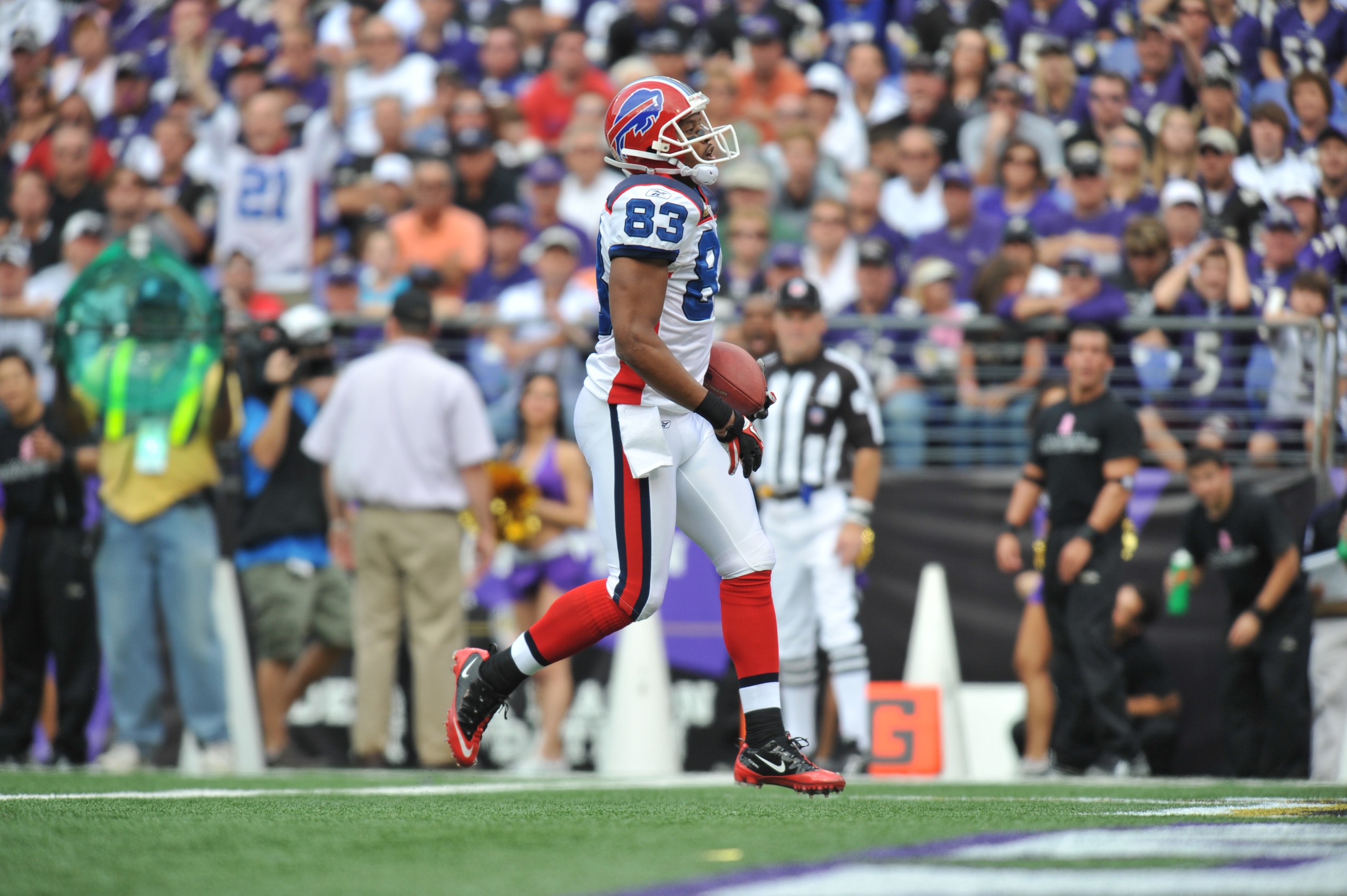 BALTIMORE, MD - OCTOBER 24:  Lee Evans #83 of the Buffalo Bills scores his second touchdown against the Baltimore Ravens at M&T Bank Stadium on October 24, 2010 in Baltimore, Maryland. The Ravens defeated the Bills 37-34. (Photo by Larry French/Getty Imag