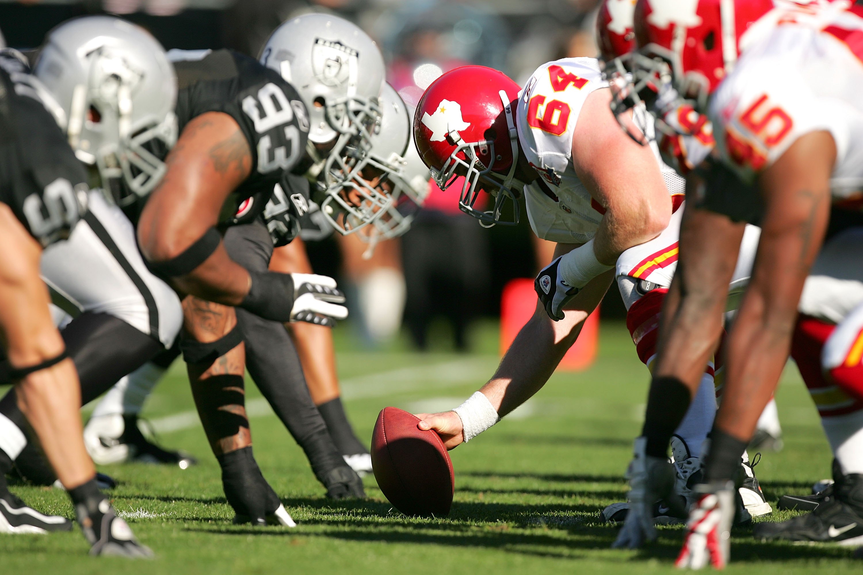 OAKLAND, CA - NOVEMBER 15:  Rudy Niswanger #64 of the Kansas City Chiefs prepares to snap the ball during their game against the Oakland Raiders at Oakland-Alameda County Coliseum on November 15, 2009 in Oakland, California.  (Photo by Ezra Shaw/Getty Ima