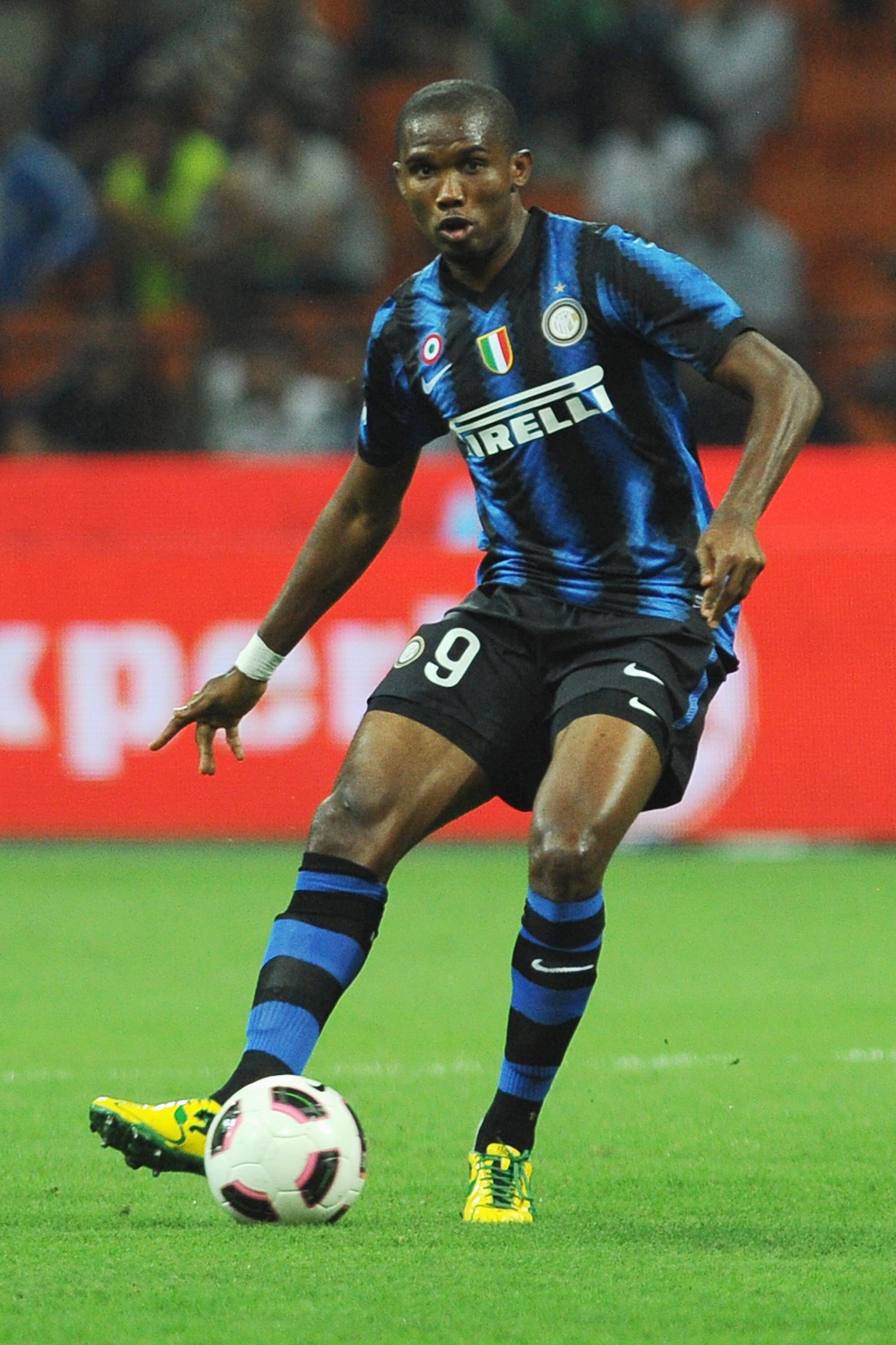 MILAN, ITALY - SEPTEMBER 22:  Samuel Eto'o of FC Internazionale Milano in action during the Serie A match between FC Internazionale Milano and AS Bari at Stadio Giuseppe Meazza on September 22, 2010 in Milan, Italy.  (Photo by Valerio Pennicino/Getty Imag