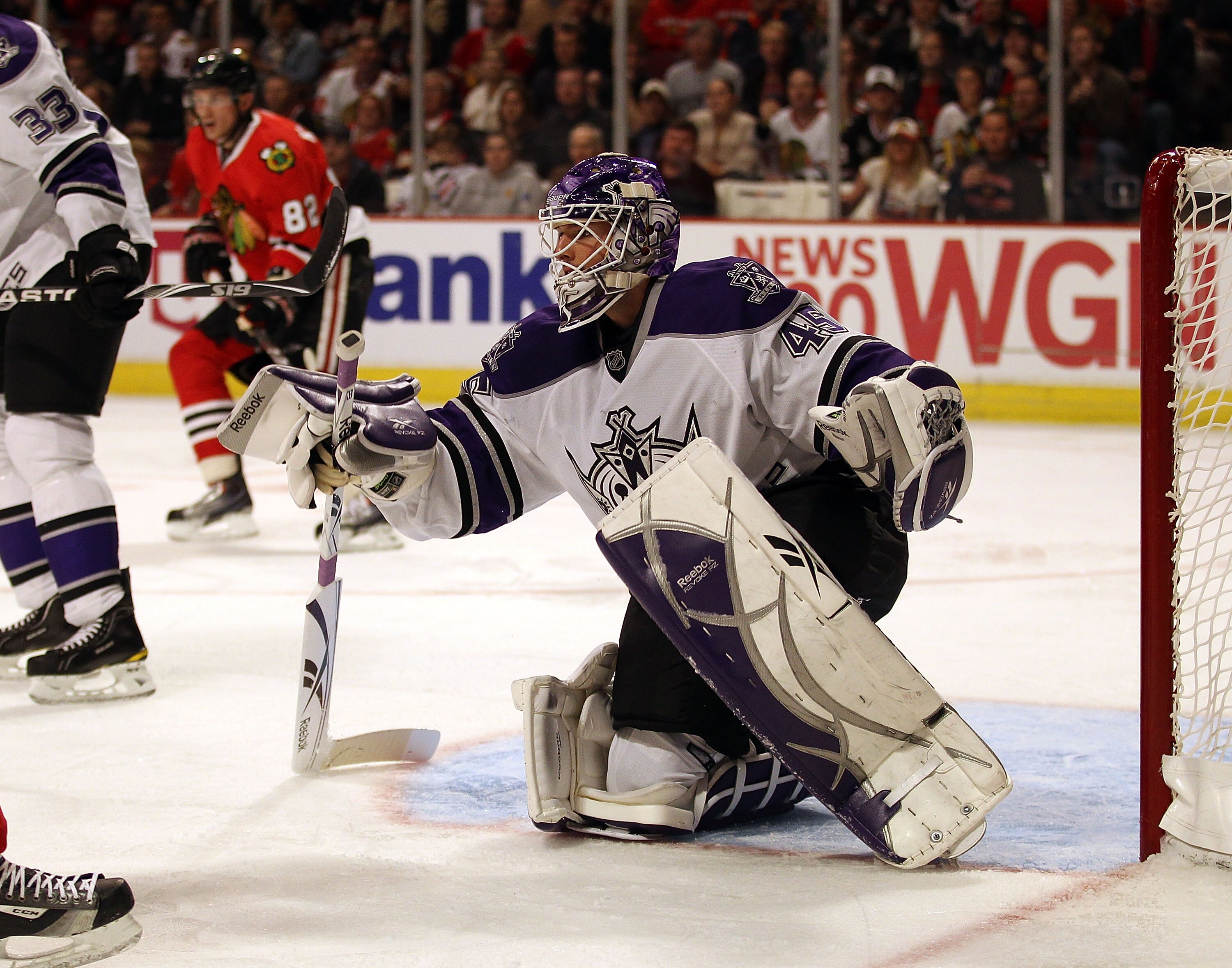 CHICAGO - OCTOBER 27: Jonathan Bernier #45 of the Los Angeles Kings keeps his eyes on the action against the Chicago Blackhawks at the United Center on October 27, 2010 in Chicago, Illinois. The Blackhawks defeated the Kings 3-1. (Photo by Jonathan Daniel