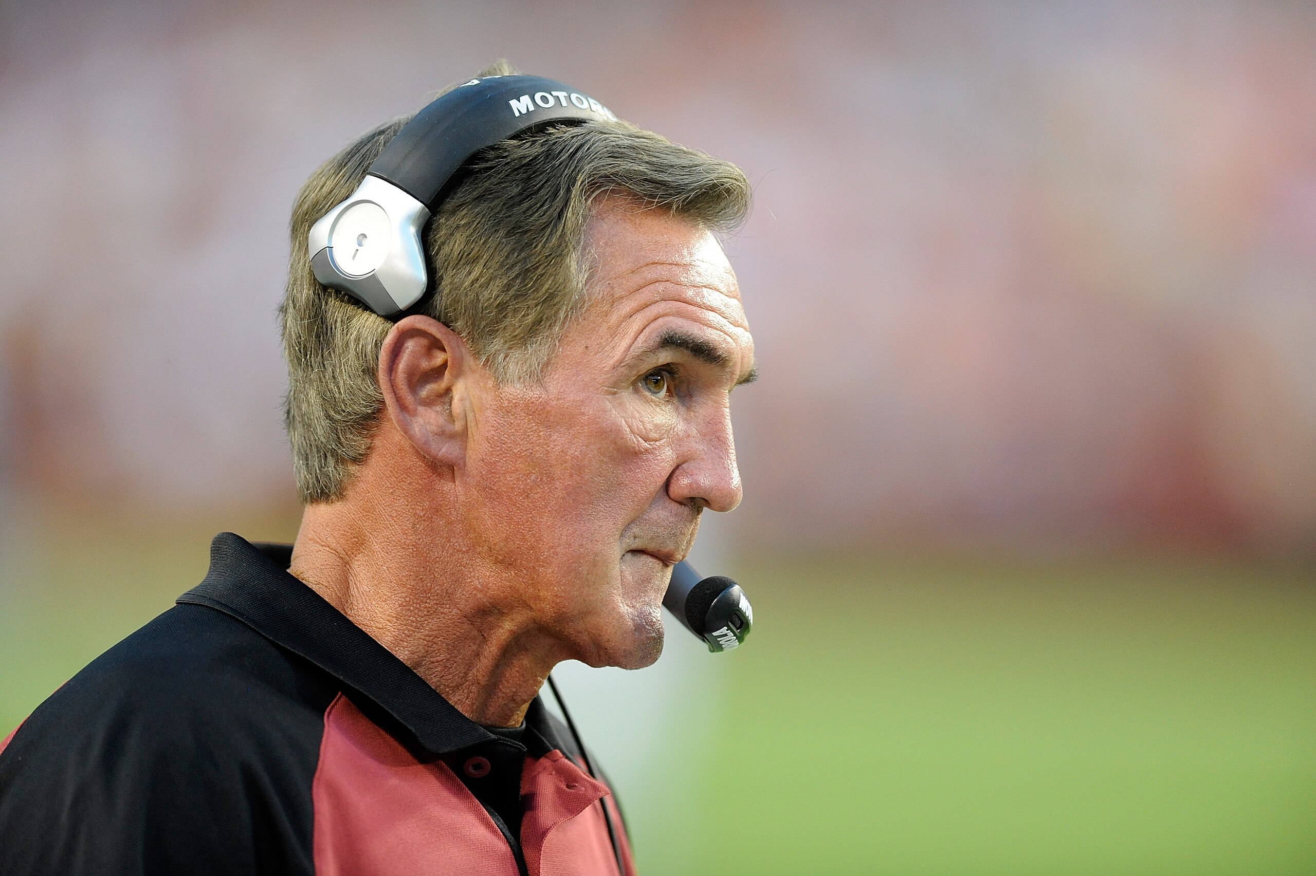 LANDOVER, MD - AUGUST 21:  Head coach Mike Shanahan of the Washington Redskins watches the preseason game against the Baltimore Ravens at FedExField on August 21, 2010 in Landover, Maryland.  (Photo by Greg Fiume/Getty Images)