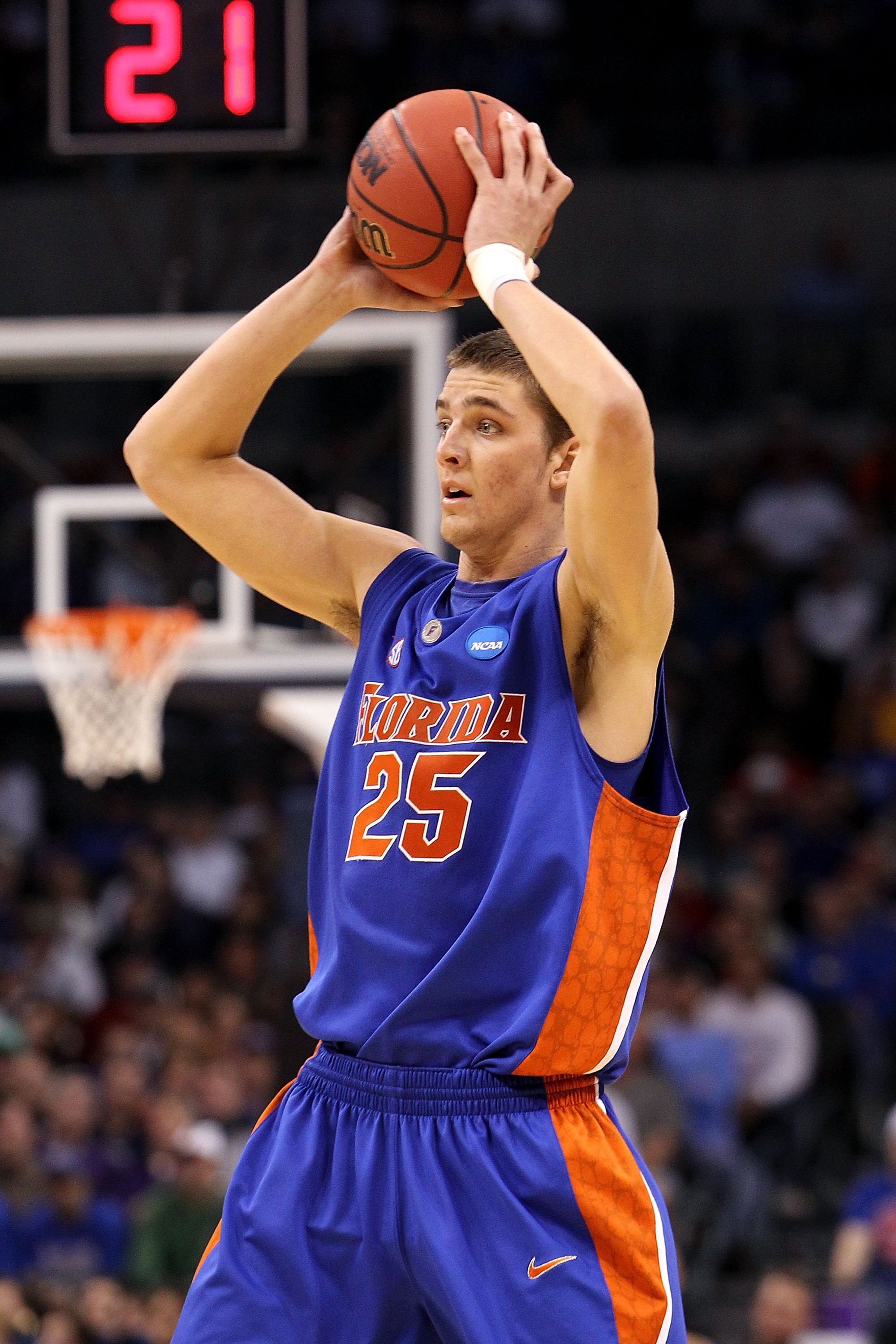 OKLAHOMA CITY - MARCH 18:  Chandler Parsons #25 of the Florida Gators looks to pass the ball against the BYU Cougars during the first round of the 2010 NCAA menï¿½s basketball tournament at Ford Center on March 18, 2010 in Oklahoma City, Oklahoma. BYU won 9