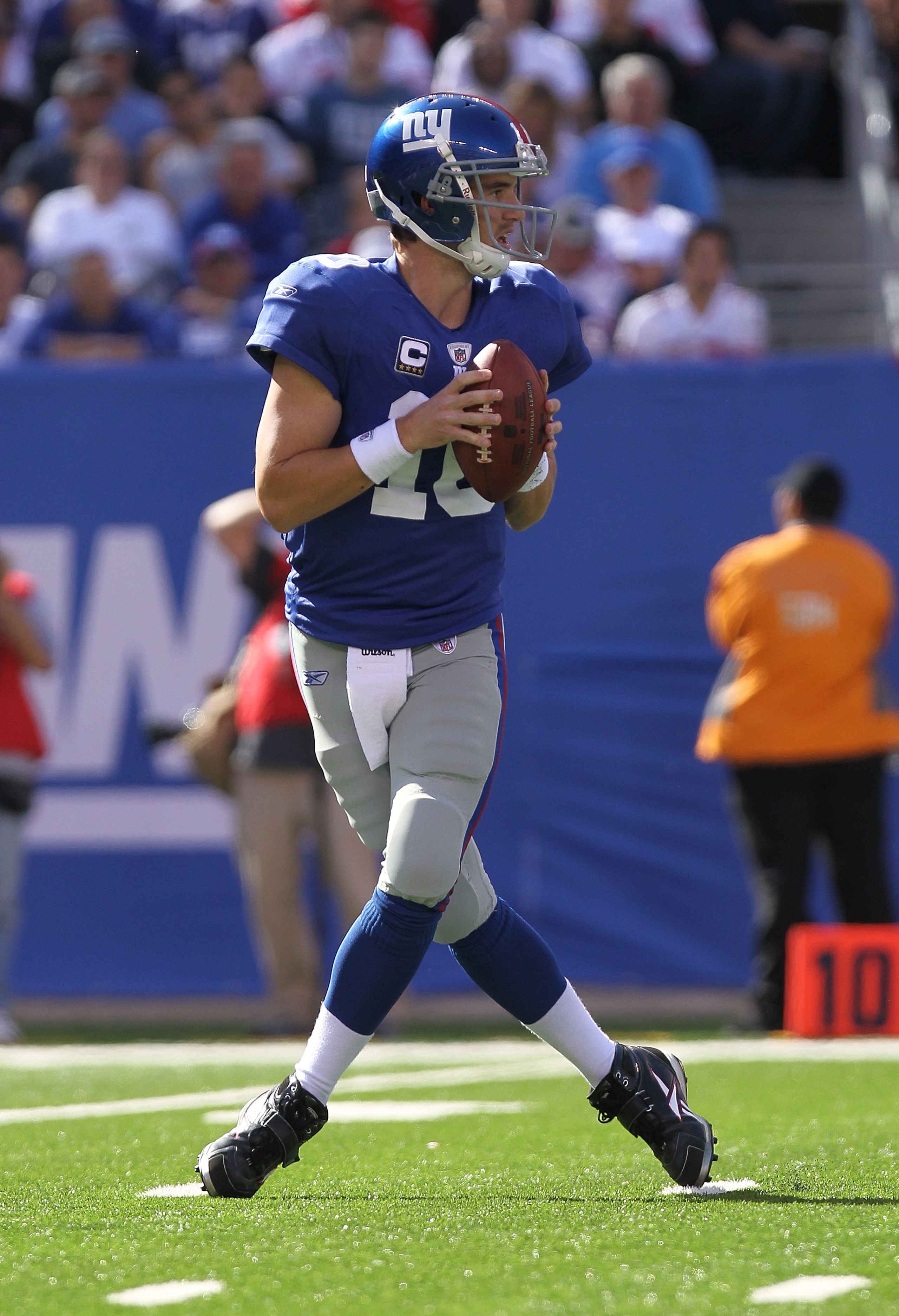 EAST RUTHERFORD, NJ - OCTOBER 17:  Eli Manning #10 of the New York Giants against the Detroit Lions at New Meadowlands Stadium on October 17, 2010 in East Rutherford, New Jersey.  (Photo by Nick Laham/Getty Images)