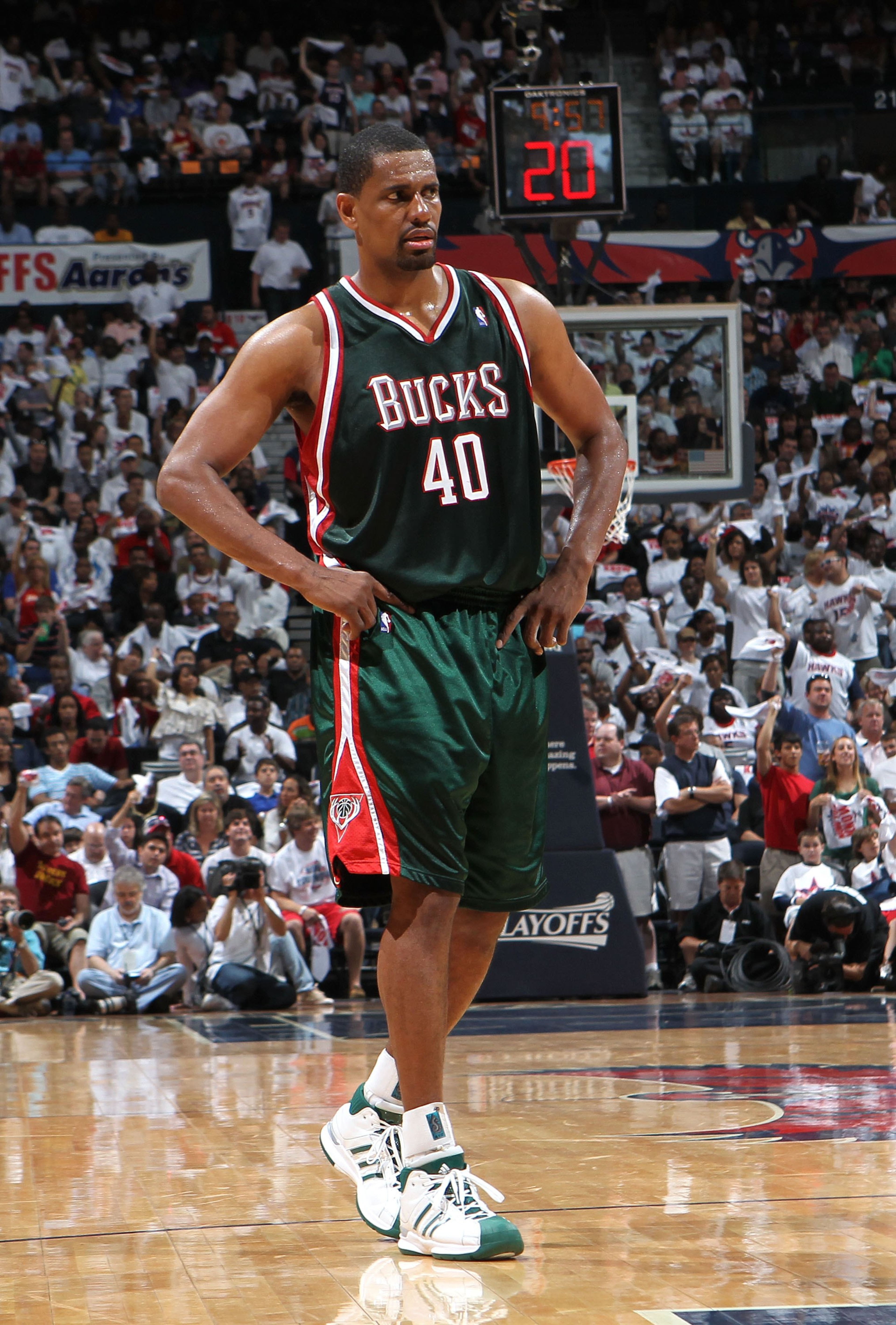 ATLANTA - MAY 2:  Forward Kurt Thomas #40 of the Milwaukee Bucks takes a break on the court during Game Seven of the Eastern Conference Quarterfinals between the Milwaukee Bucks and the Atlanta Hawks during the 2010 NBA Playoffs at Philips Arena on May 2,