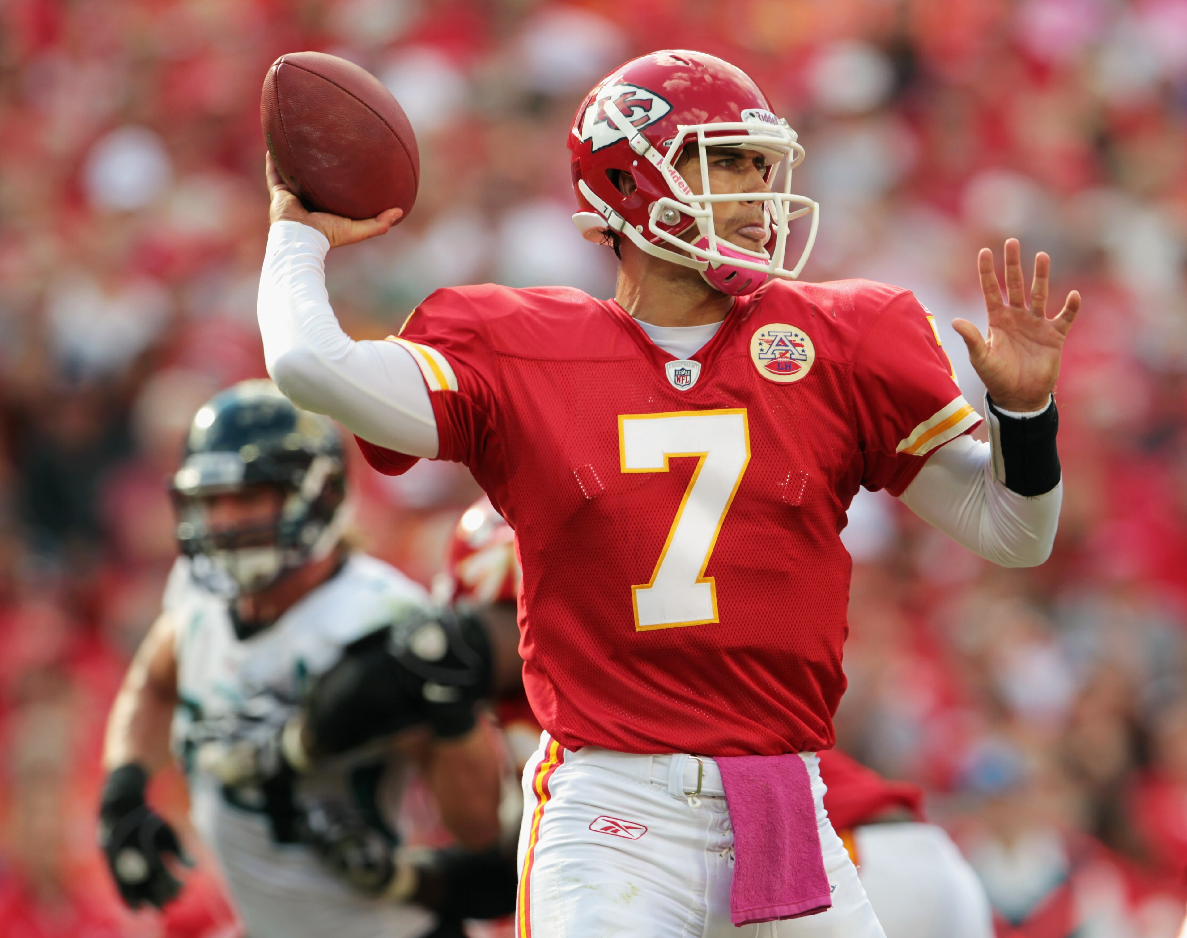 KANSAS CITY, MO - OCTOBER 24: Quarterback Matt Cassel #7 of the Kansas City Chiefs passes during the game against the Jacksonville Jaguars on October 24, 2010 at Arrowhead Stadium in Kansas City, Missouri. (Photo by Jamie Squire/Getty Images) KANSAS CITY, MO - OCTOBER 24: Quarterback Matt Cassel #7 of the Kansas City Chiefs passes during the game against the Jacksonville Jaguars on October 24, 2010 at Arrowhead Stadium in Kansas City, Missouri. (Photo by Jamie Squire/Getty Images)
