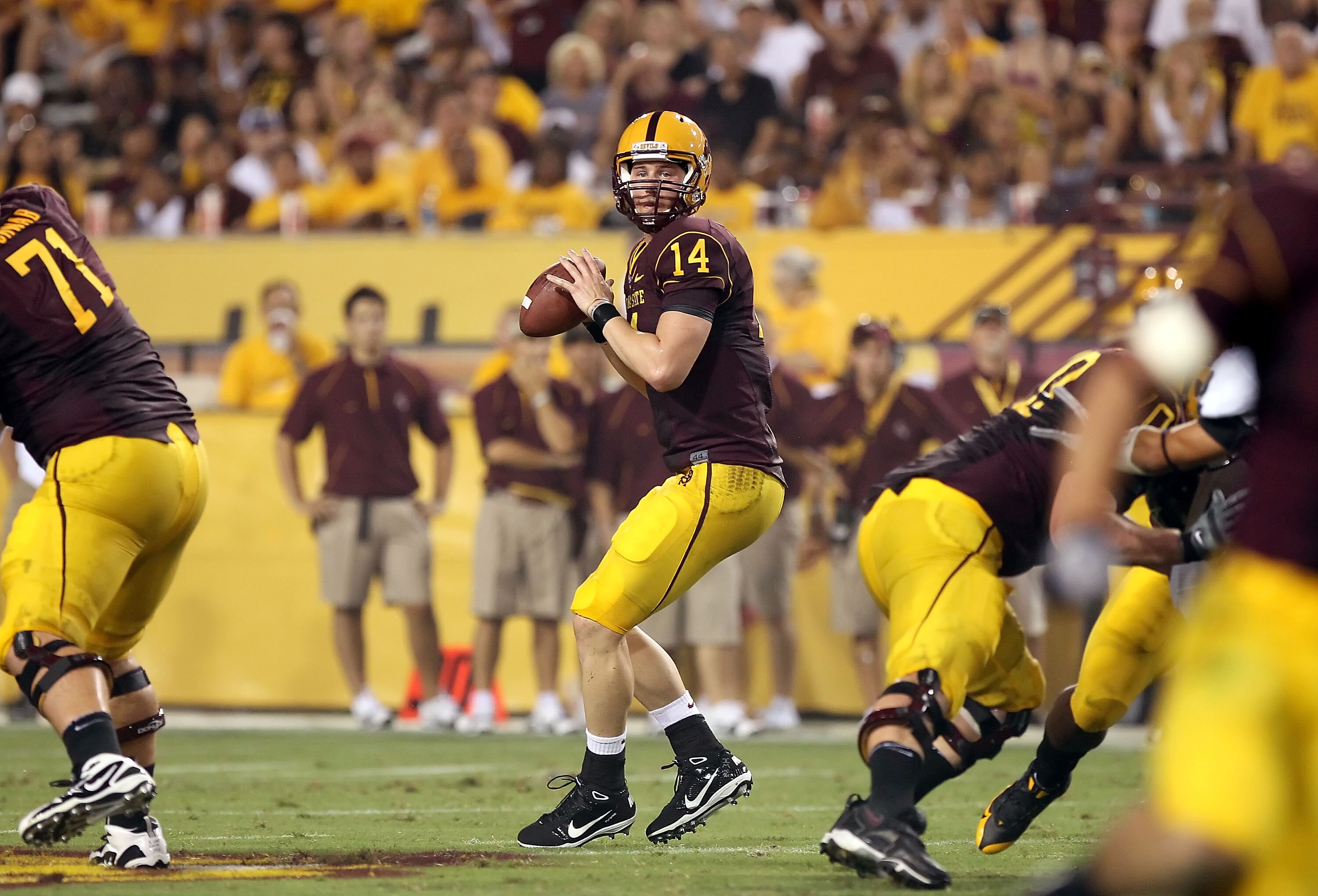 TEMPE, AZ - SEPTEMBER 04:  Quarterback Steven Threet #14 of the Arizona State Sun Devils throws a pass during the college football game against the Portland State Vikings at Sun Devil Stadium on September 4, 2010 in Tempe, Arizona.  The Sun Devils defeate