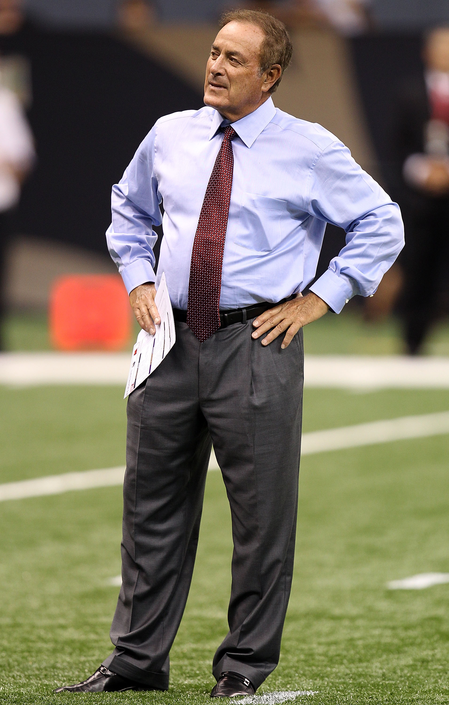 NEW ORLEANS - SEPTEMBER 09:  Sportscaster Al Michaels on the field at Louisiana Superdome on September 9, 2010 in New Orleans, Louisiana.  (Photo by Ronald Martinez/Getty Images)
