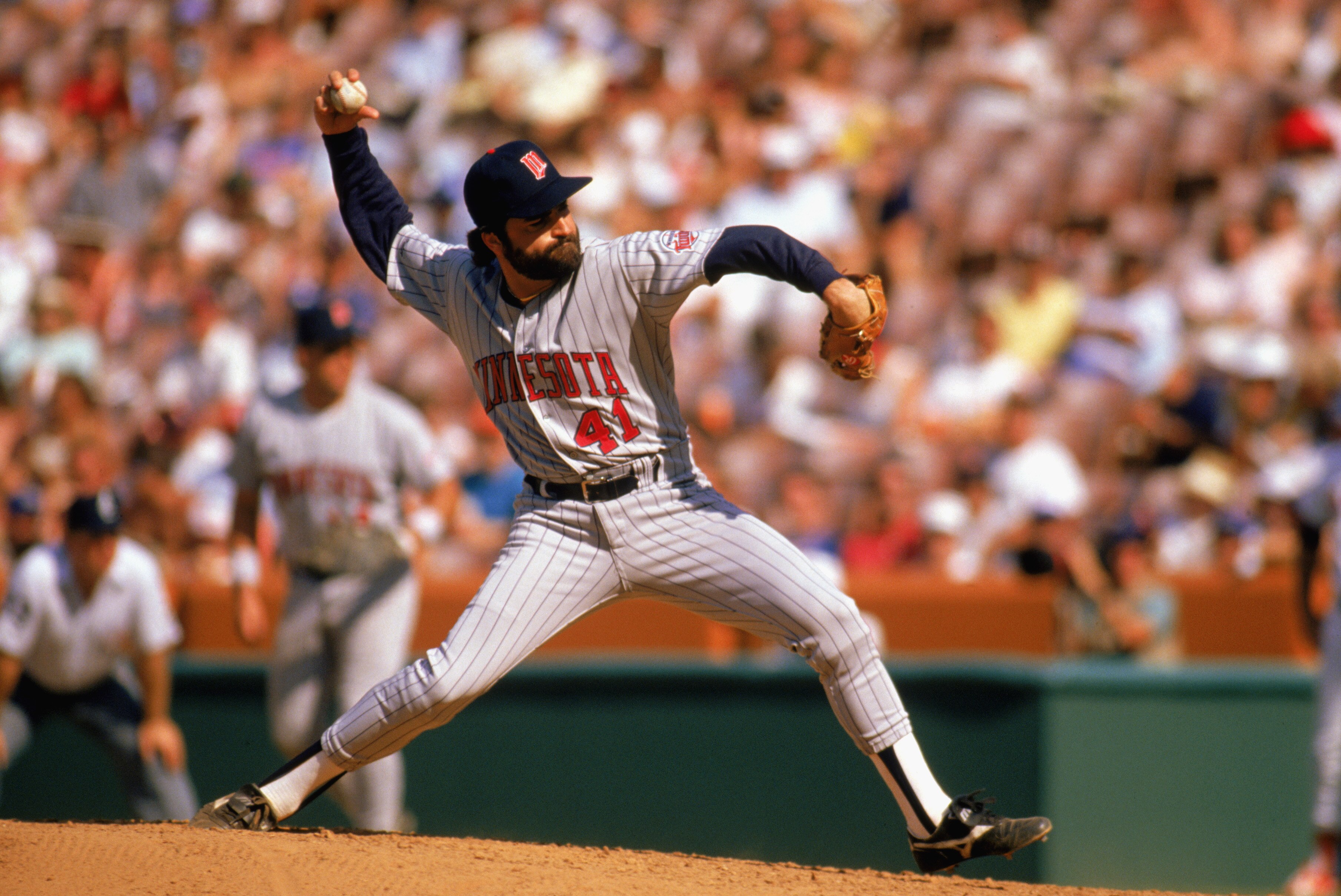 1989:  Jeff Reardon of the Minnesota Twins pitches during a game in the 1989 season.  (Photo by: Stephen Dunn/Getty Images)