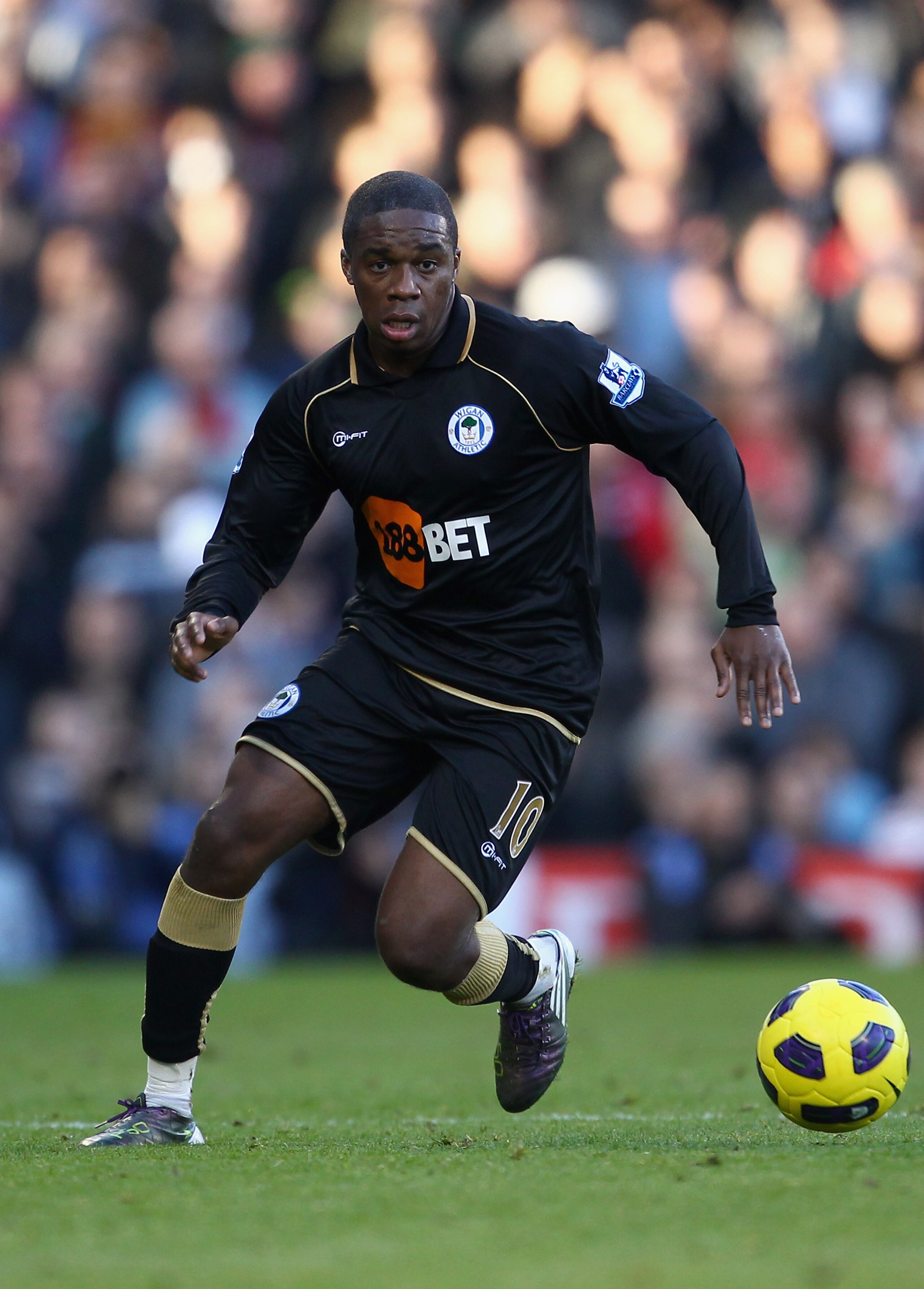 LONDON, ENGLAND - OCTOBER 30: Charles N'Zogbia of Wigan in action during the Barclays Premier League match between Fulham and Wigan Athletic at Craven Cottage on October 30, 2010 in London, England. (Photo by Julian Finney/Getty Images) LONDON, ENGLAND - OCTOBER 30: Charles N'Zogbia of Wigan in action during the Barclays Premier League match between Fulham and Wigan Athletic at Craven Cottage on October 30, 2010 in London, England. (Photo by Julian Finney/Getty Images)