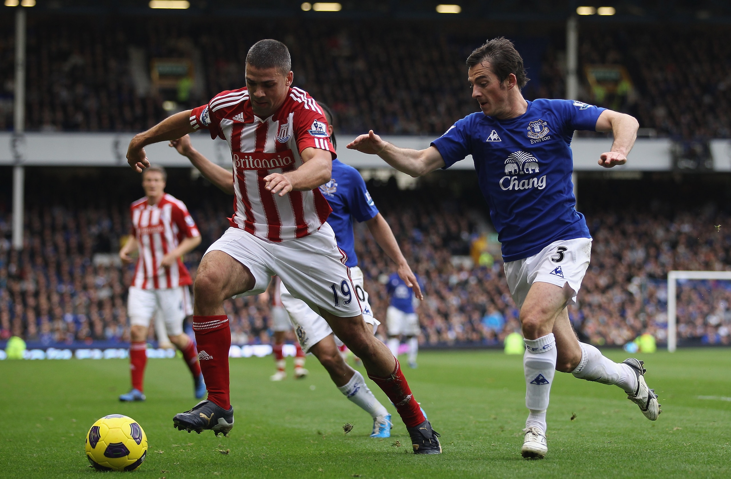 LIVERPOOL, ENGLAND - OCTOBER 30: Jonathan Walters of Stoke City moves away from a challenge by Leighton Baines of Everton during the Barclays Premier League match between Everton and Stoke City at Goodison Park on October 30, 2010 in Liverpool, England. LIVERPOOL, ENGLAND - OCTOBER 30: Jonathan Walters of Stoke City moves away from a challenge by Leighton Baines of Everton during the Barclays Premier League match between Everton and Stoke City at Goodison Park on October 30, 2010 in Liverpool, England.
