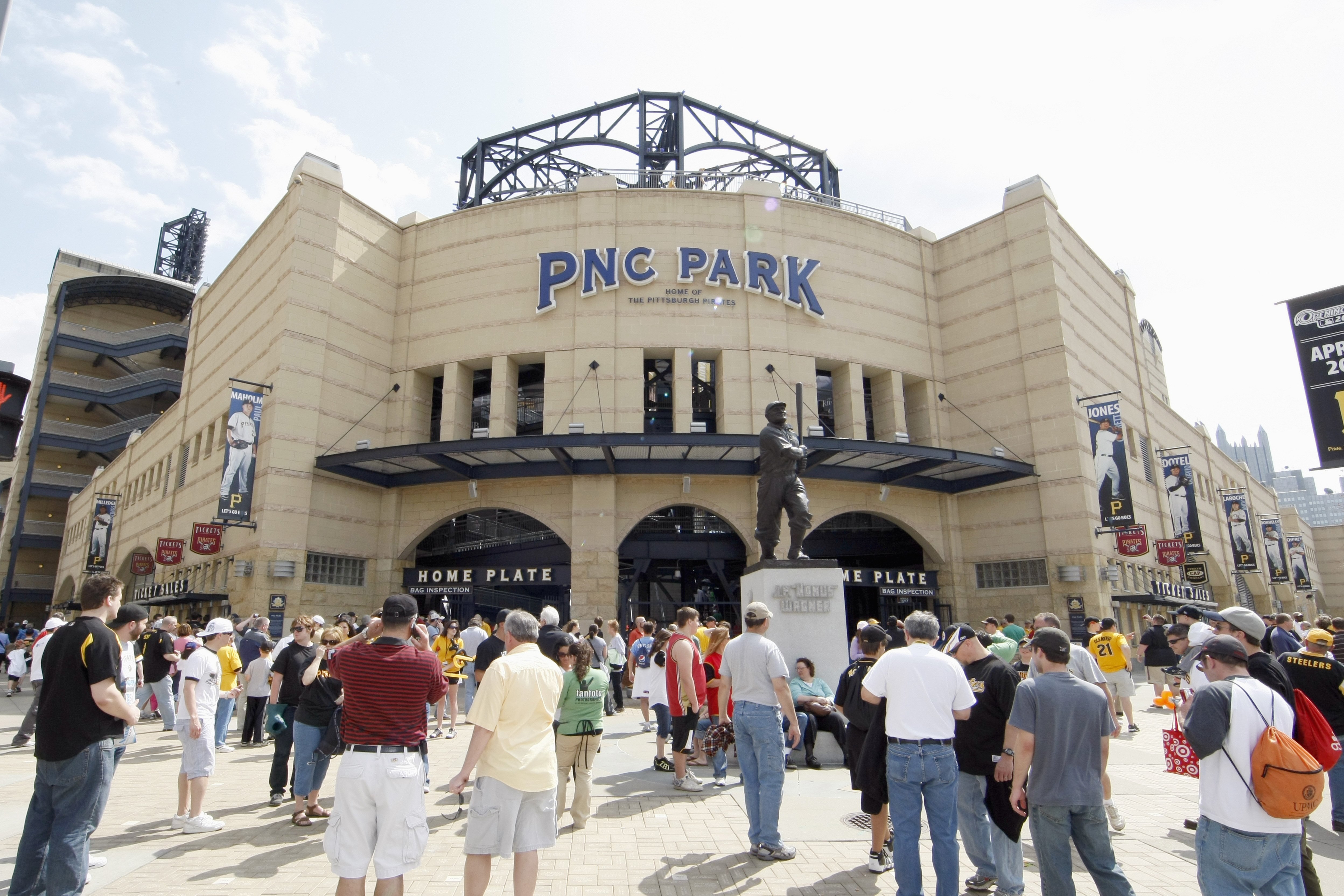 PITTSBURGH - APRIL 05: Fans head into PNC Park prior to Pittsburgh Pirates playing the Los Angeles Dodgers before the Home Opener for the Pittsburgh Pirates on April 5, 2010 at PNC Park in Pittsburgh, Pennsylvania. (Photo by Gregory Shamus/Getty Images)