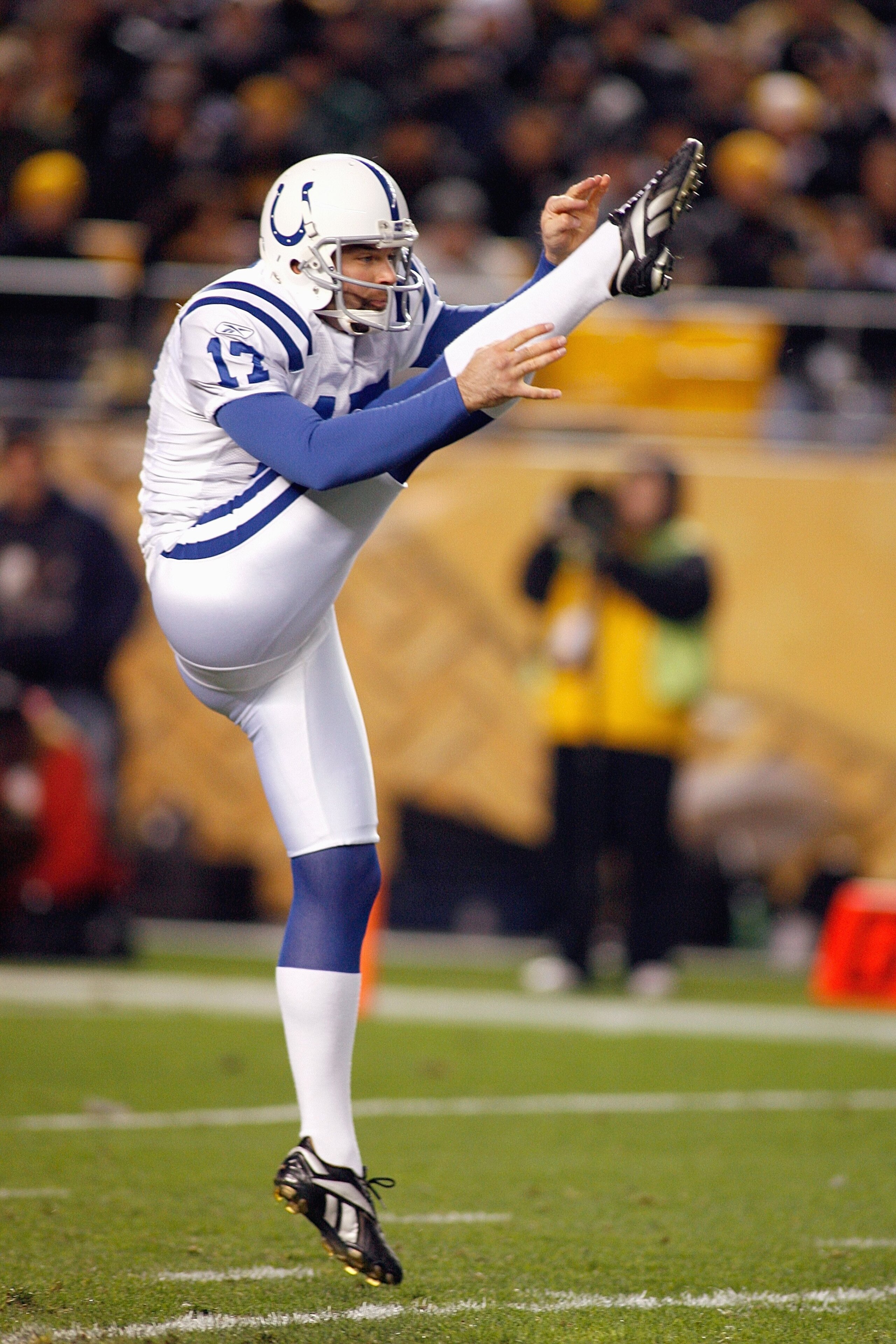 PITTSBURGH - NOVEMBER 9:  Hunter Smith #17 of the Indianapolis Colts punts the ball during the game against the Pittsburgh Steelers on November 9, 2008 at Heinz Field in Pittsburgh, Pennsylvania. (Photo by: Rick Stewart/Getty Images)
