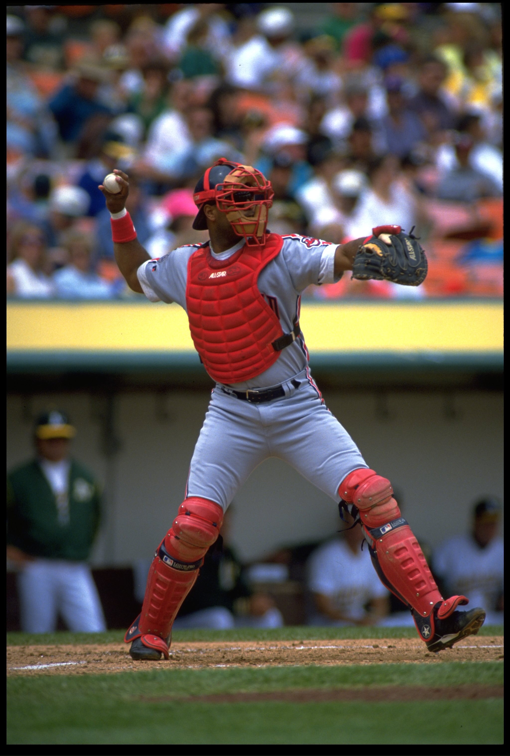 25 Apr 1993: CLEVELAND INDIANS CATCHER SANDY ALOMAR COCKS HIS ARM BACK TO THROW DURING THE INDIANS VERSUS THE OAKLAND A''S GAME AT THE OAKLAND COUNTY STADIUM IN OAKLAND, CALIFORNIA