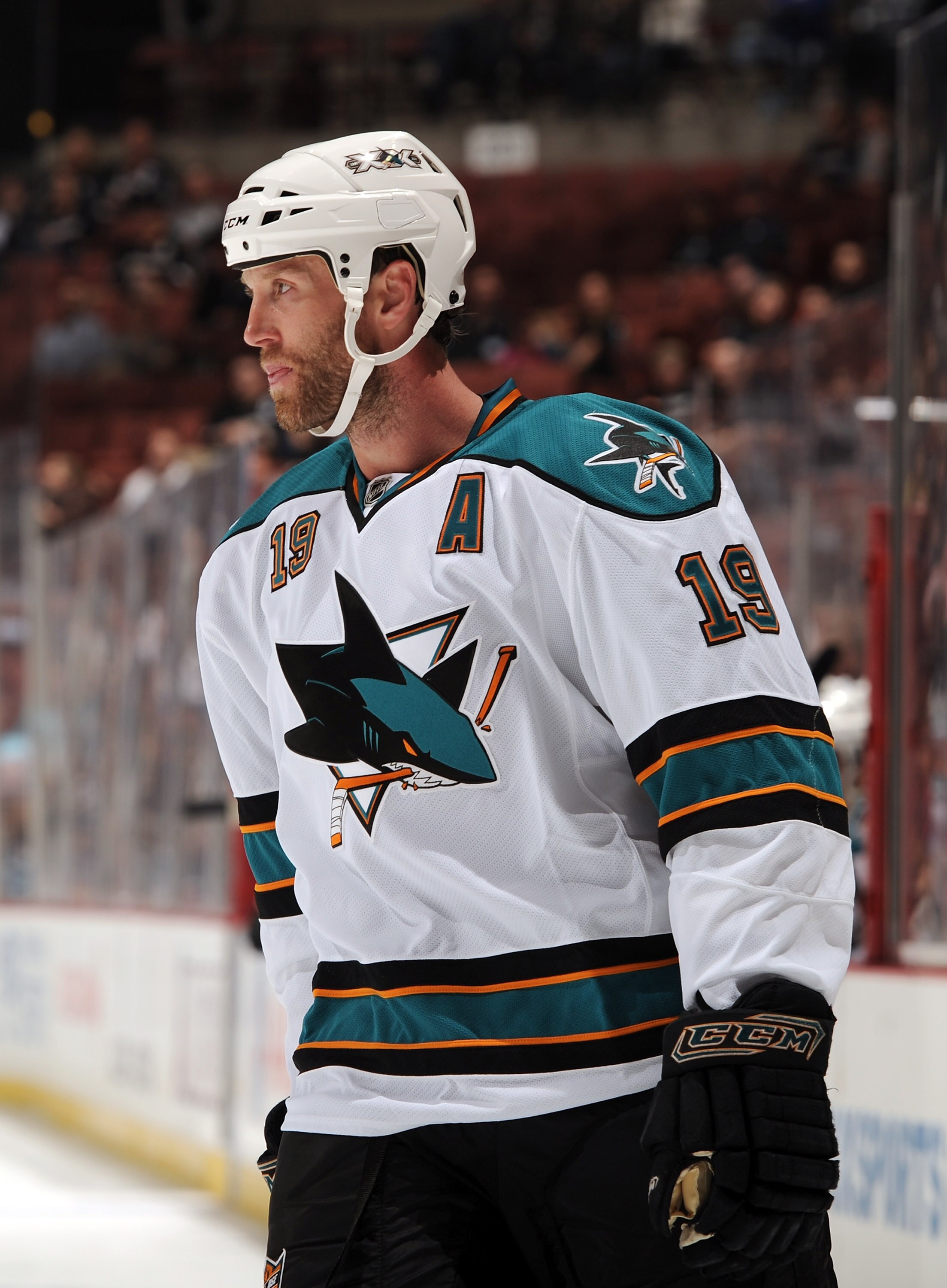 ANAHEIM, CA - SEPTEMBER 22:  Joe Thornton #19 of the San Jose Sharks takes a break against the Anaheim Ducks at Honda Center on September 22, 2010 in Anaheim, California.  (Photo by Harry How/Getty Images)