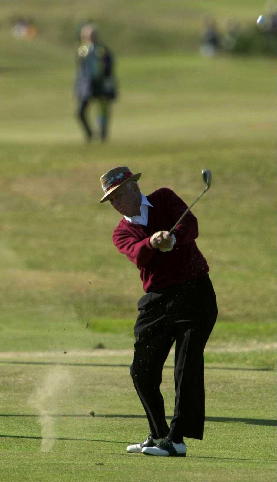 19 Jul 2000:  Sam Snead of the USA in action during the Champions Challenge round at the 2000 British Open golf Championship  at the Old Course, St Andrews, Scotland. Mandatory Credit:  Harry How/ALLSPORT